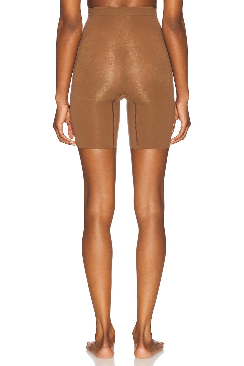 Spanxsculpt Seamless Power Short SPANX Product Image
