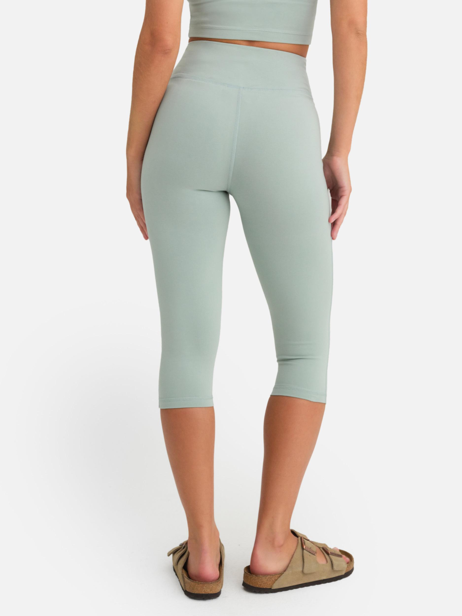 Organic Stretch Capri Female Product Image