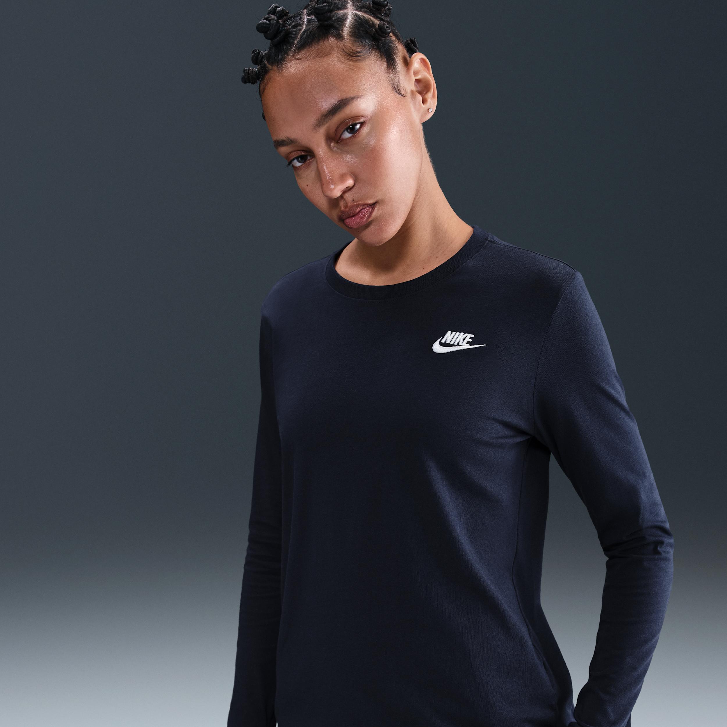 Nike Sportswear Club Women's Long-Sleeve T-Shirt Product Image