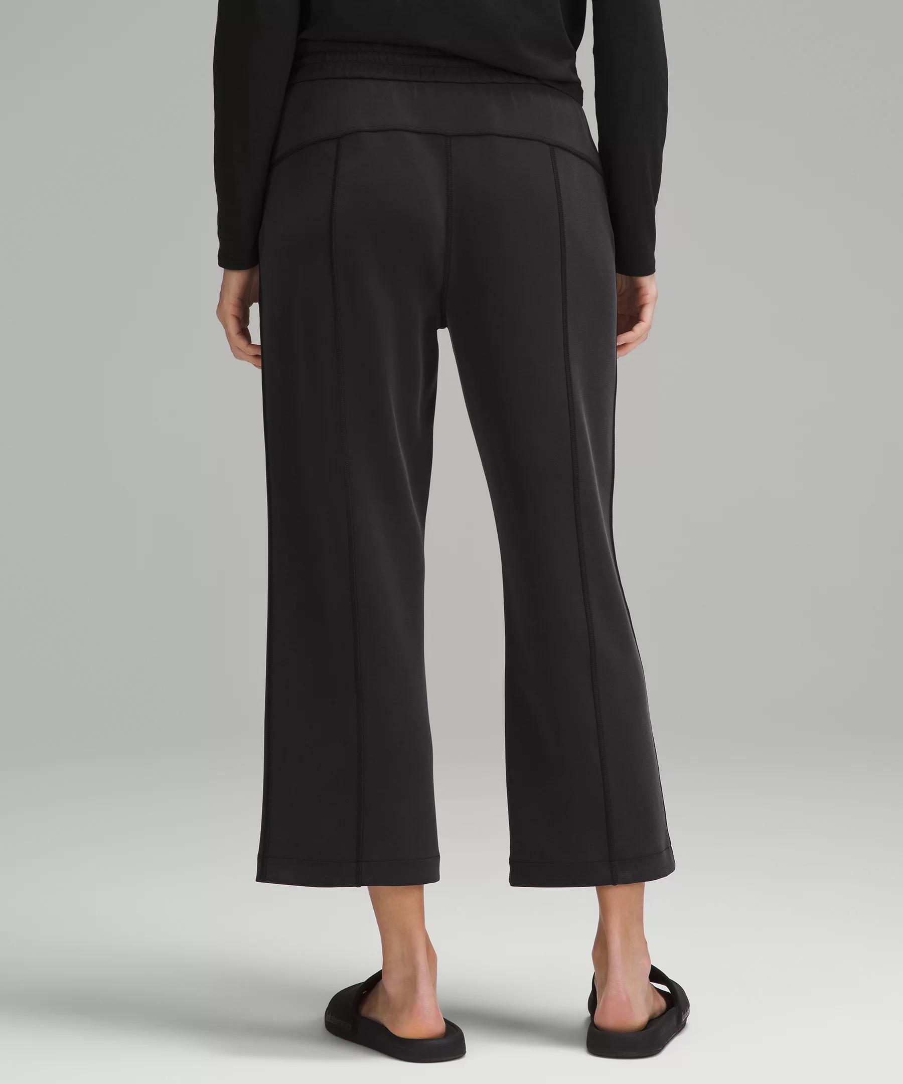 Softstreme High-Rise Straight-Leg Cropped Pant Product Image