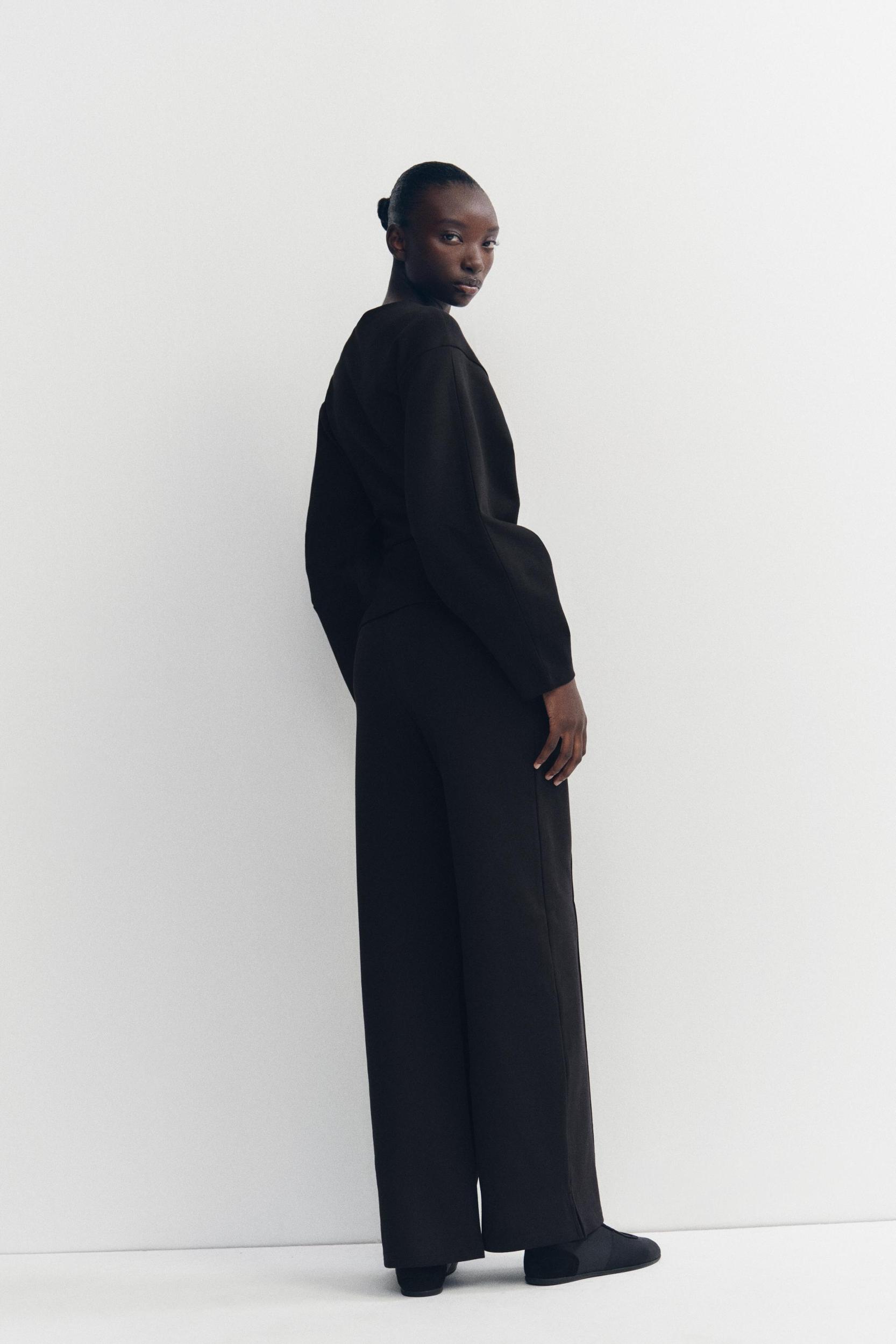 FITTED INTERLOCK SWEATSHIRT Product Image