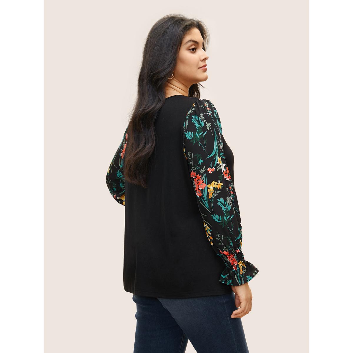 Plus Size Floral Patchwork Shirred Round Neck T-shirt Black Women Elegant Patchwork Floral Round Neck Everyday T-shirts BloomChic 26/4X Product Image