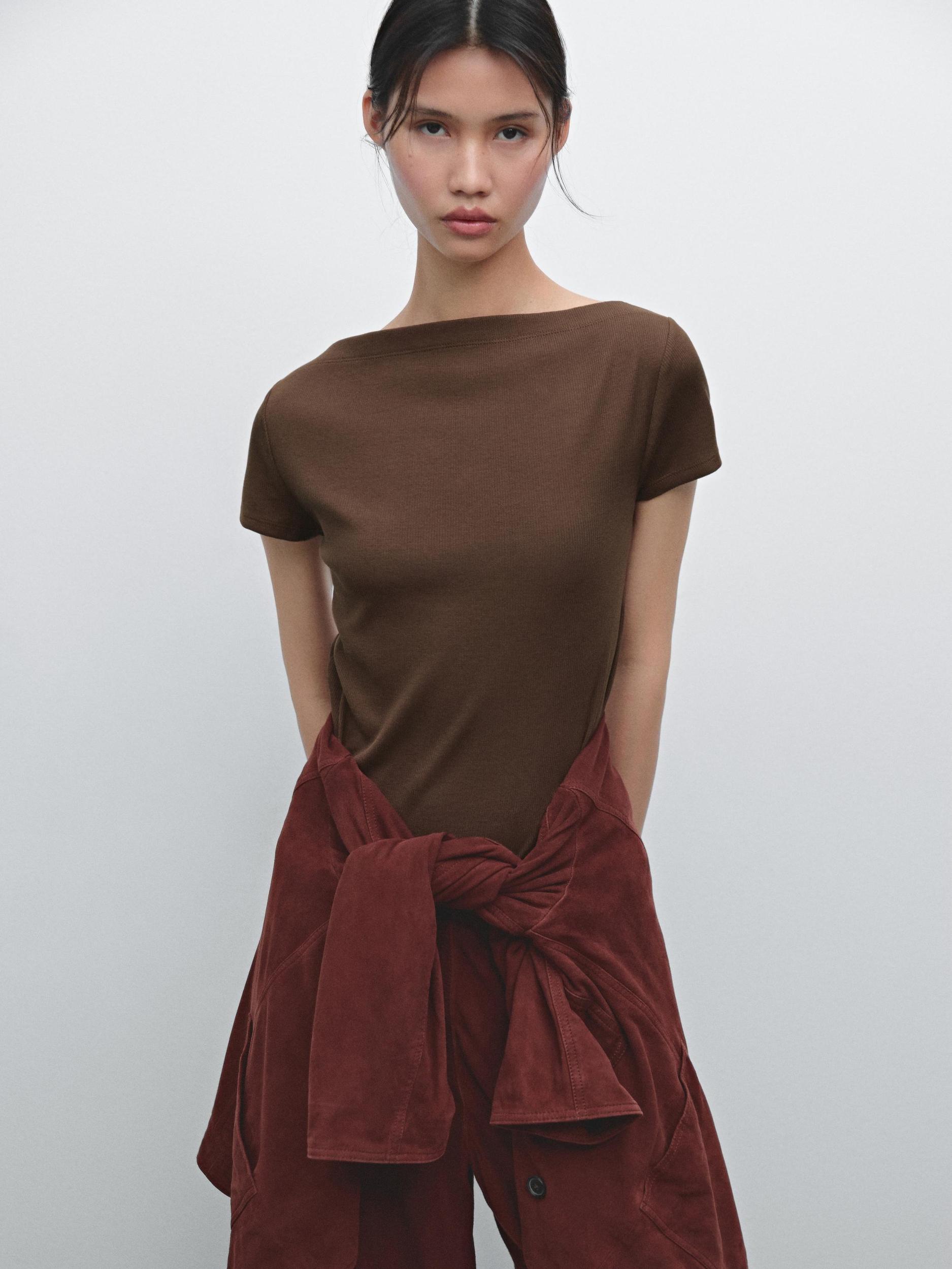 100% cotton ribbed T-shirt Product Image