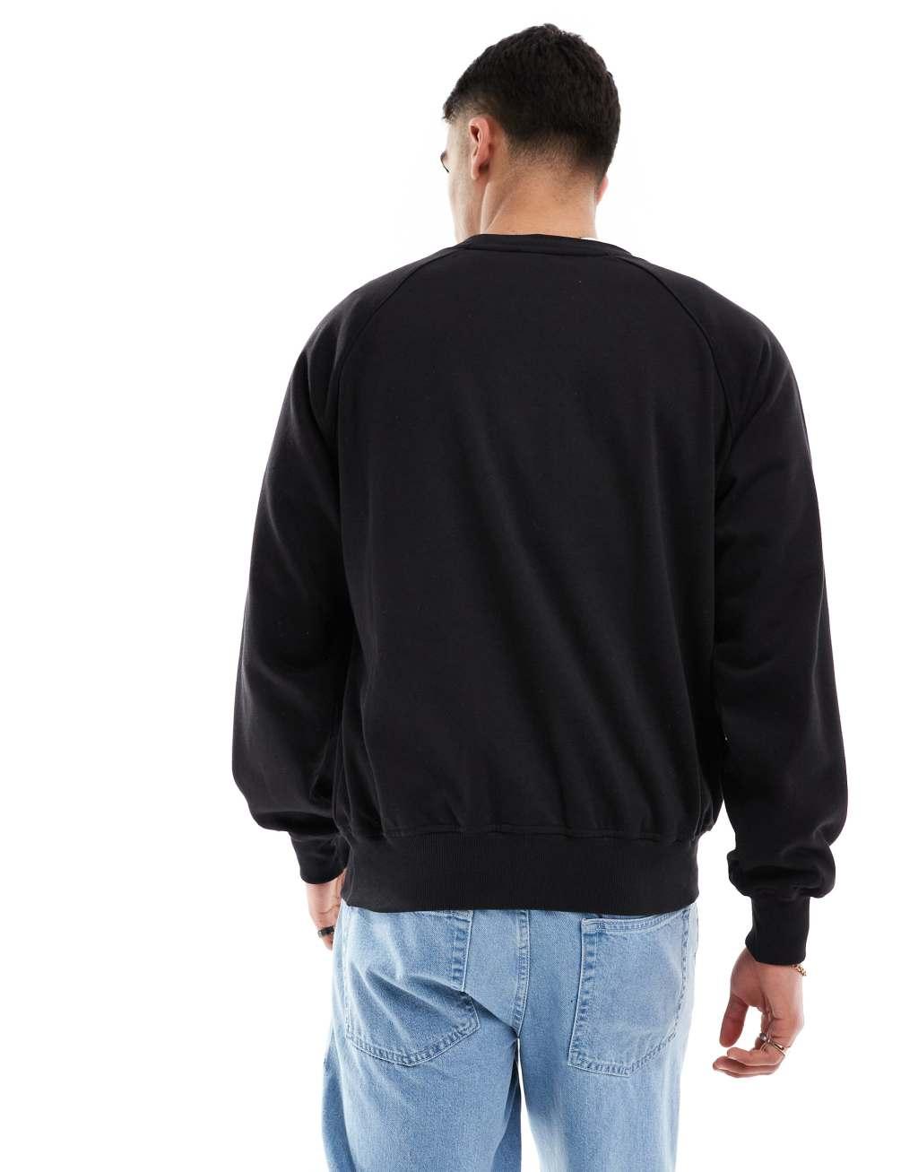 The North Face Evolution crew neck sweatshirt in black Product Image