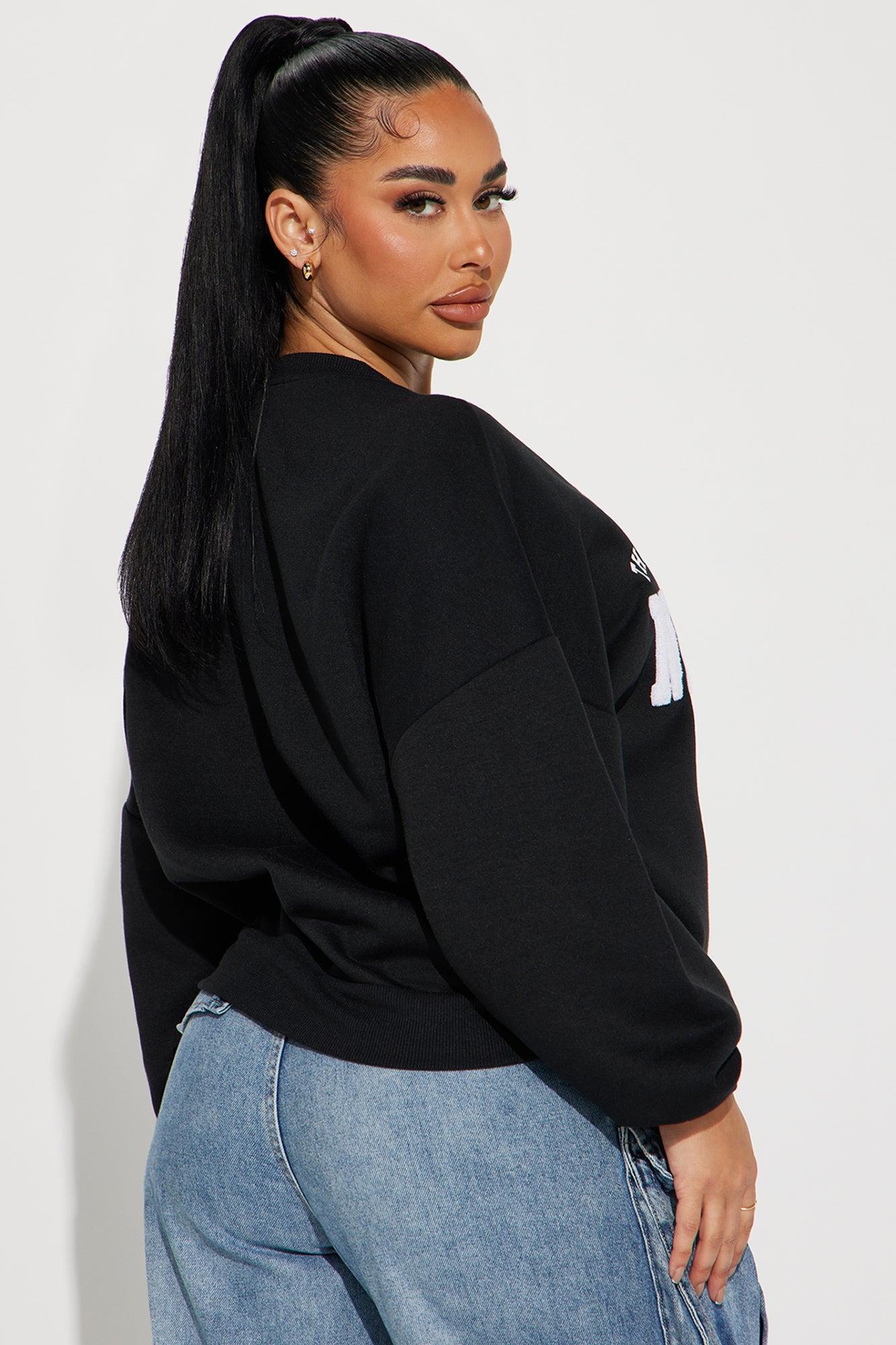 The City Never Sleeps NY Sweatshirt - Black Product Image