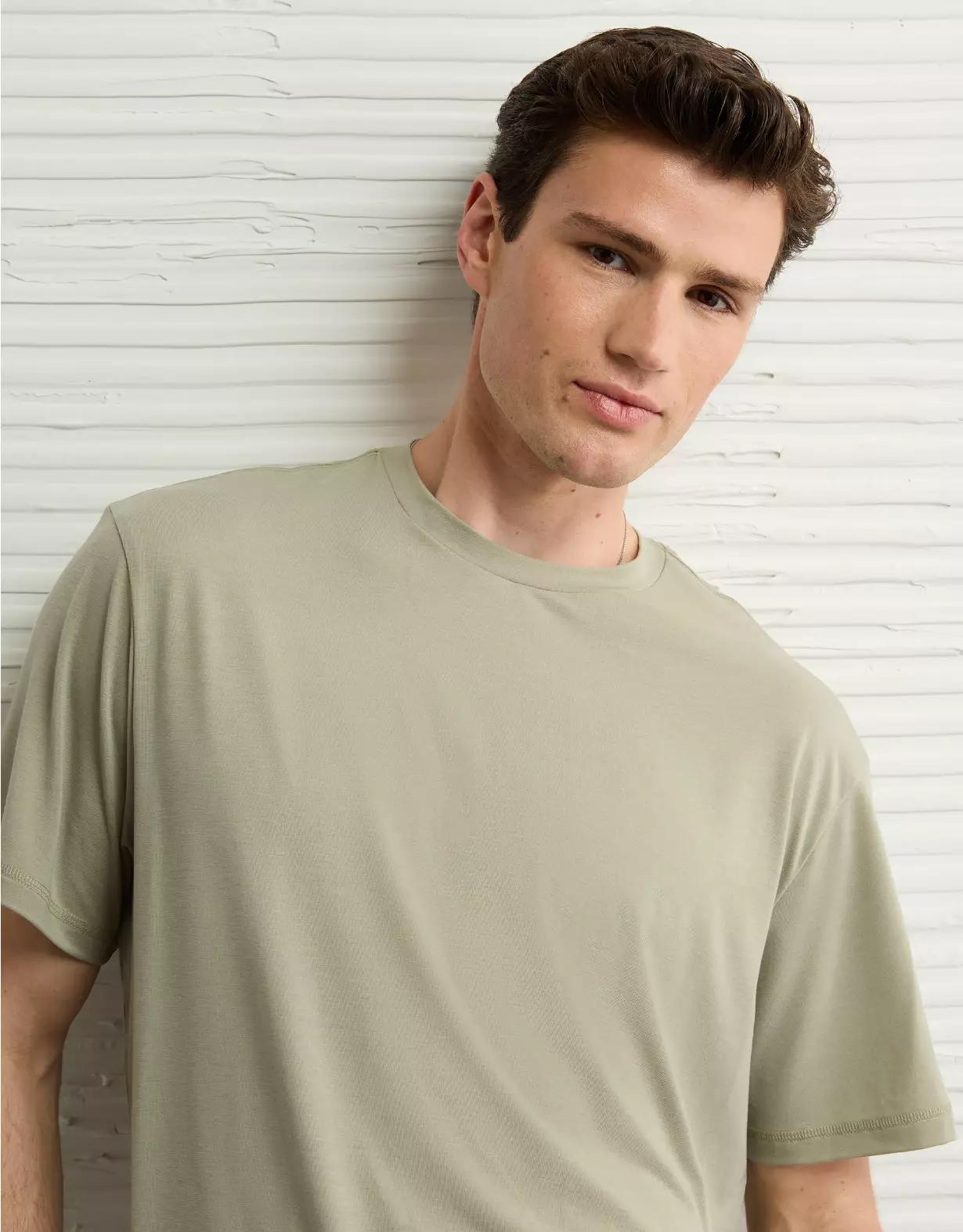 AE 24/7 Training T-Shirt Product Image