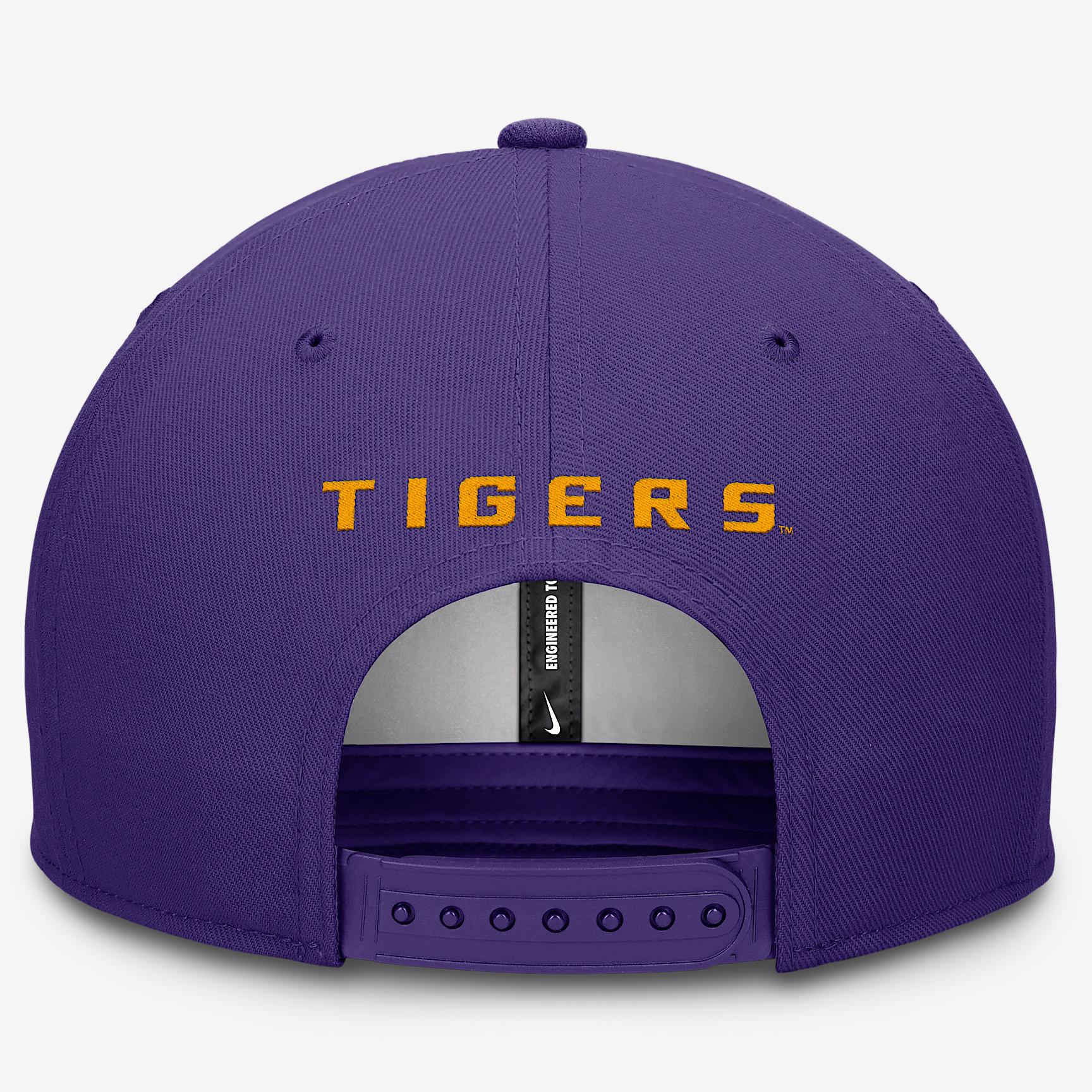 Men's Nike Navy/Red Minnesota Twins Evergreen Two-Tone Snapback Hat,  Product Image