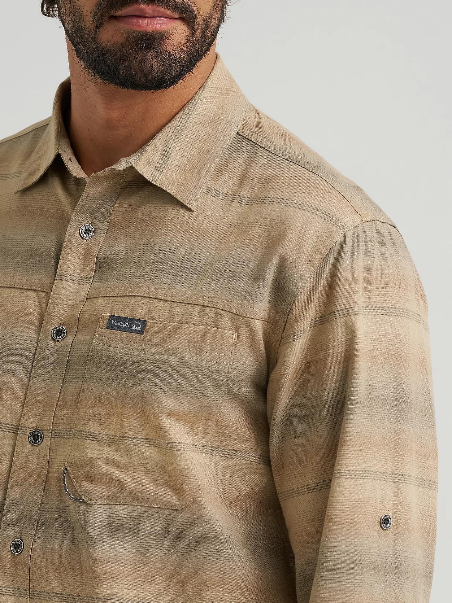 Men's Outdoor Single Pocket Shirt | Men's SHIRTS | Wrangler® Product Image