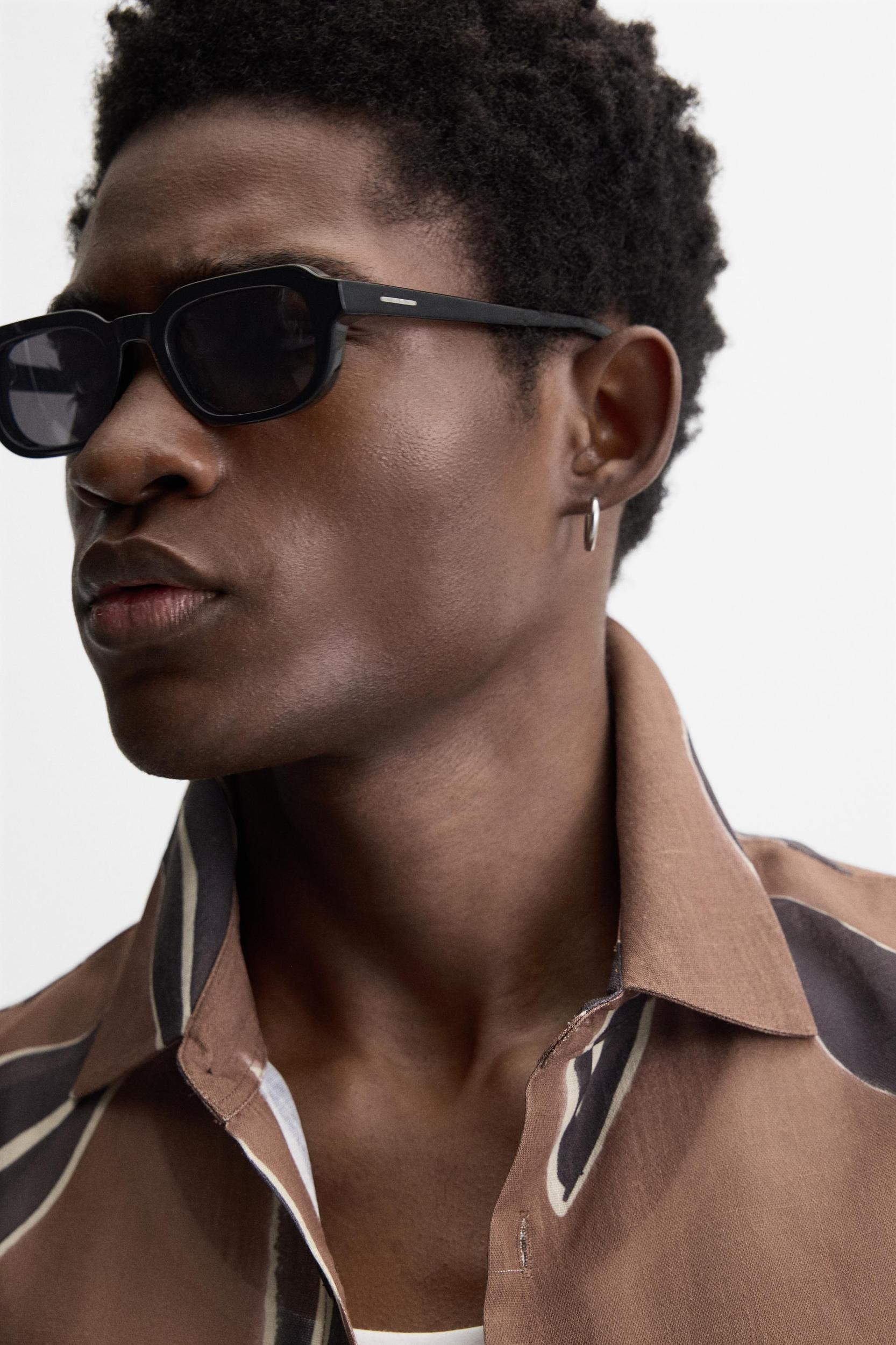 LEAF PRINT SHIRT Product Image