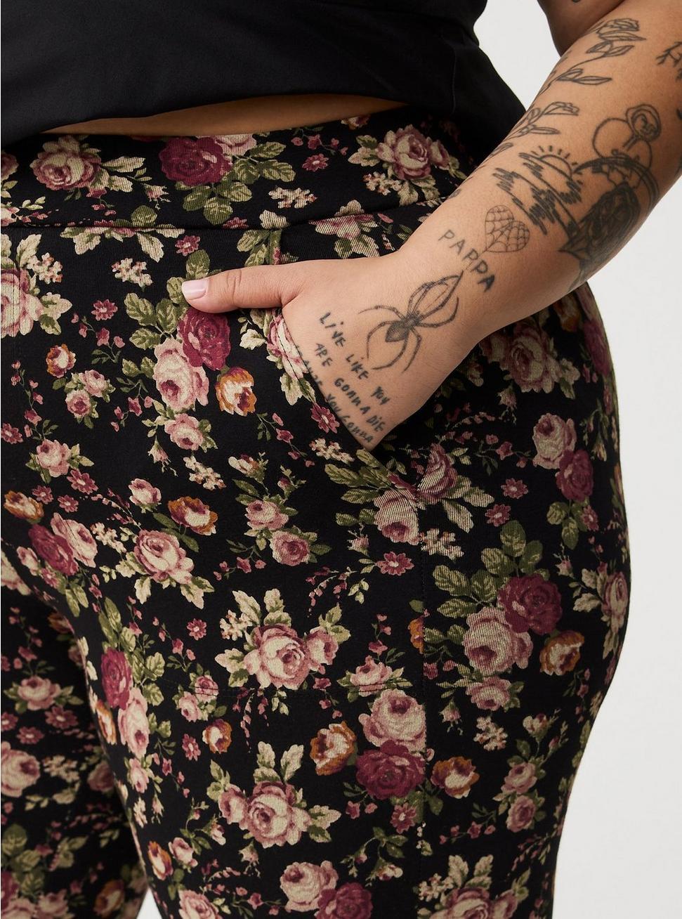 Crop Pocket Legging Product Image