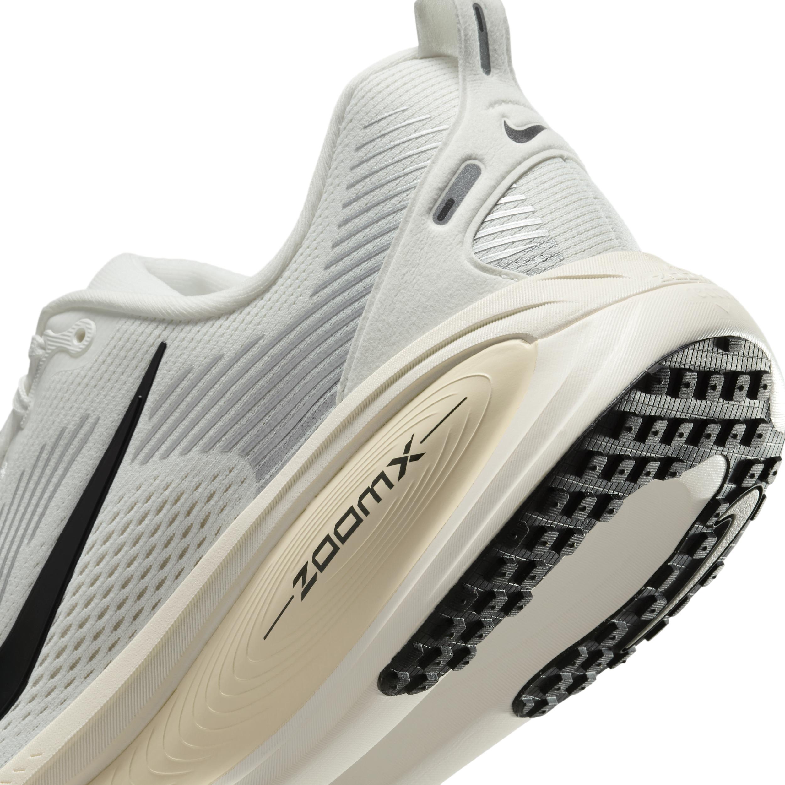 Nike Mens Vomero 18 Road Running Shoes | HM6803-101 Product Image