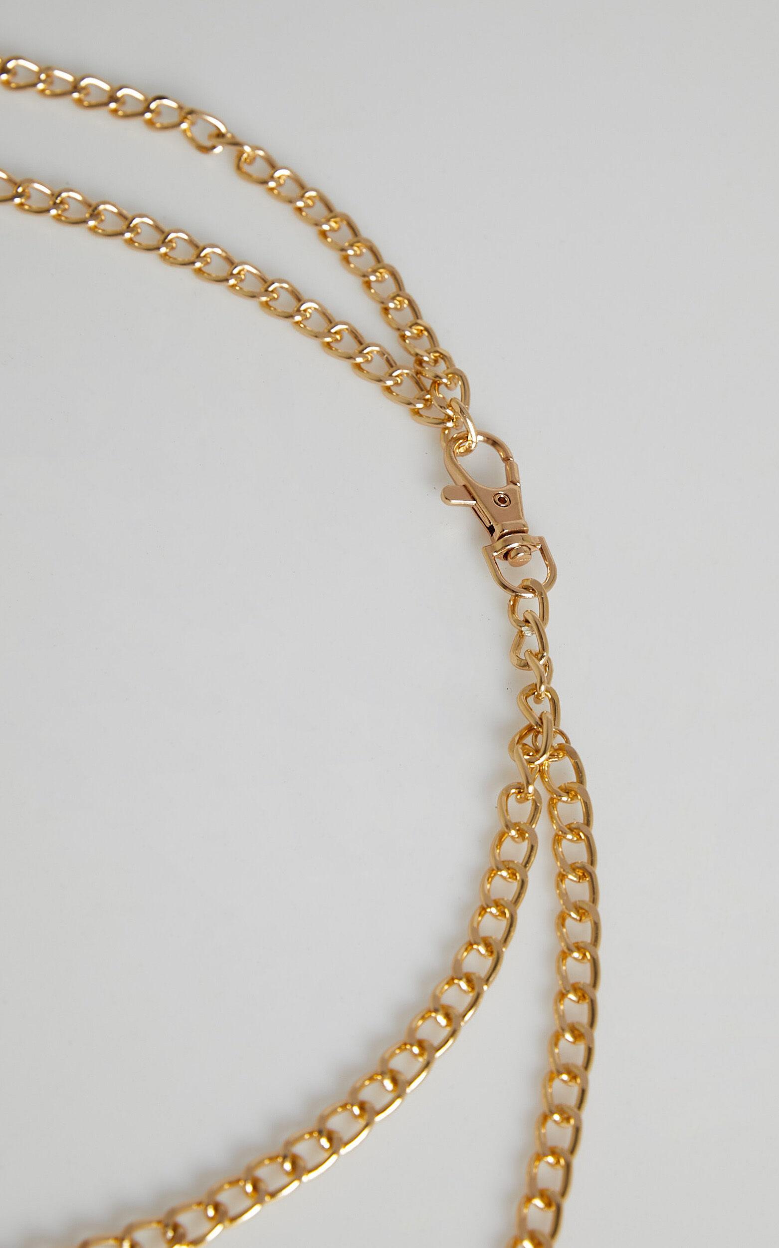 Shelbey Chain Belt in Gold Product Image