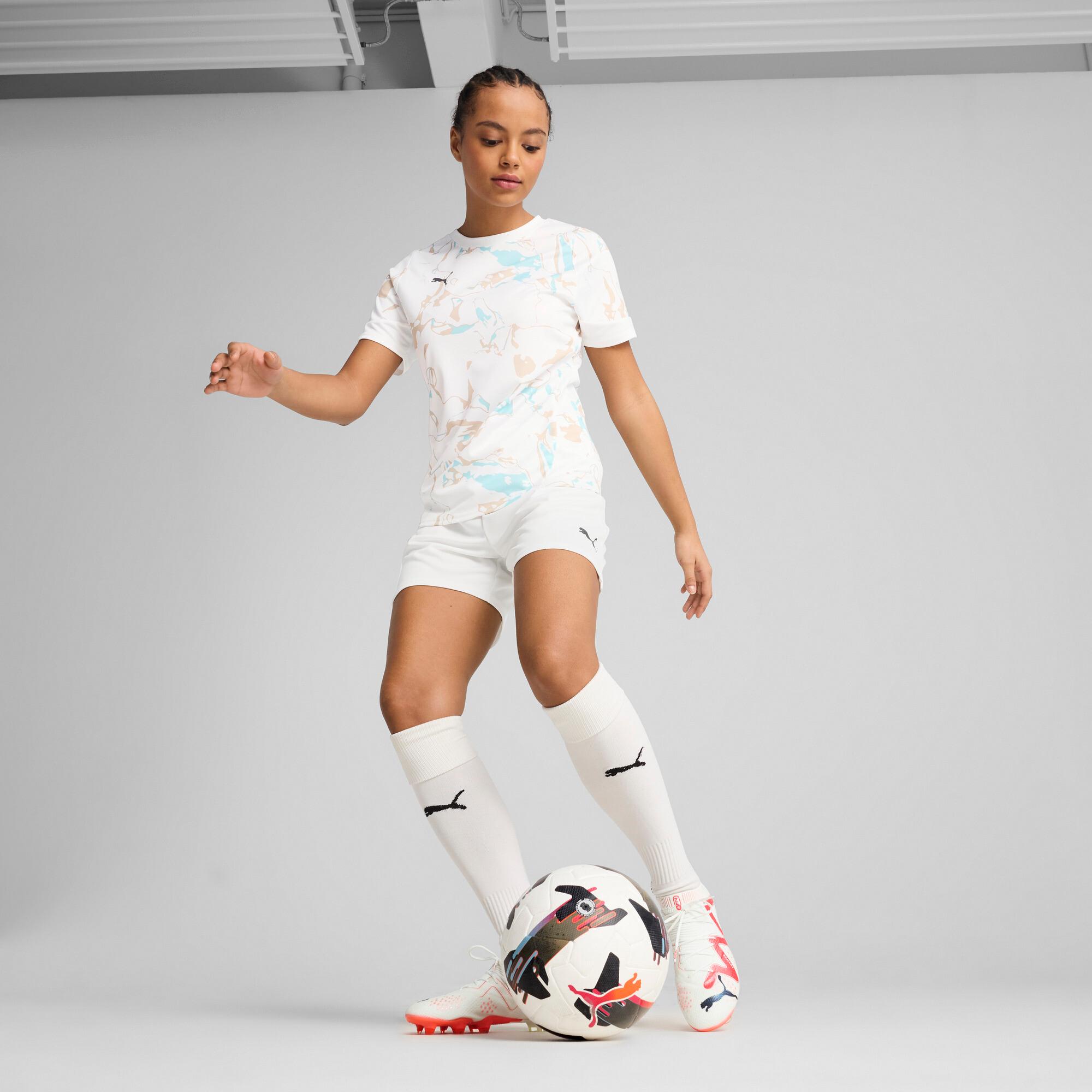 PUMA IndividualEARTH DAY Football Jersey Women in White/Light Sand Product Image