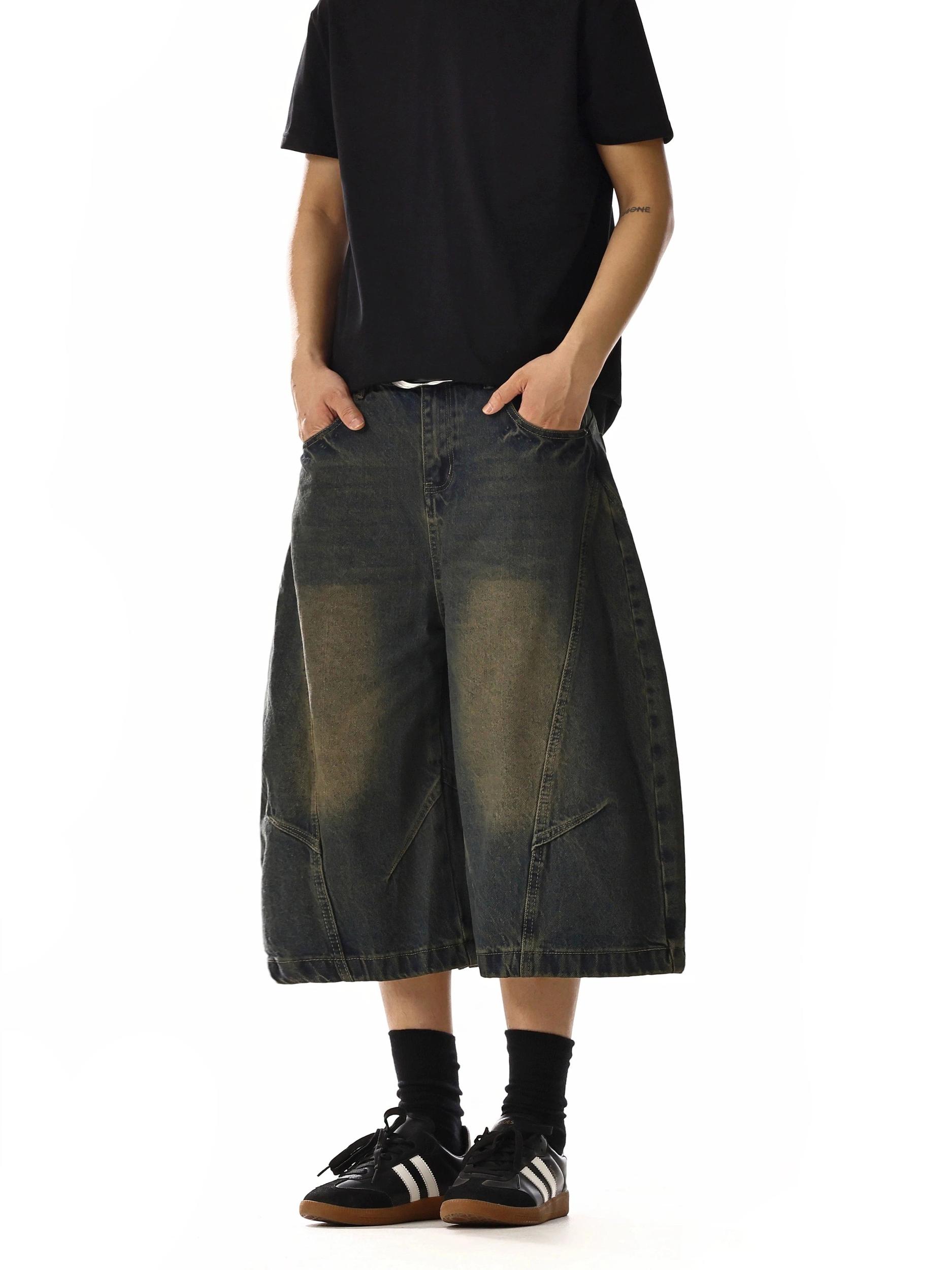 RT No. 18162 RECONSTRUCTED DENIM SHORTS Product Image