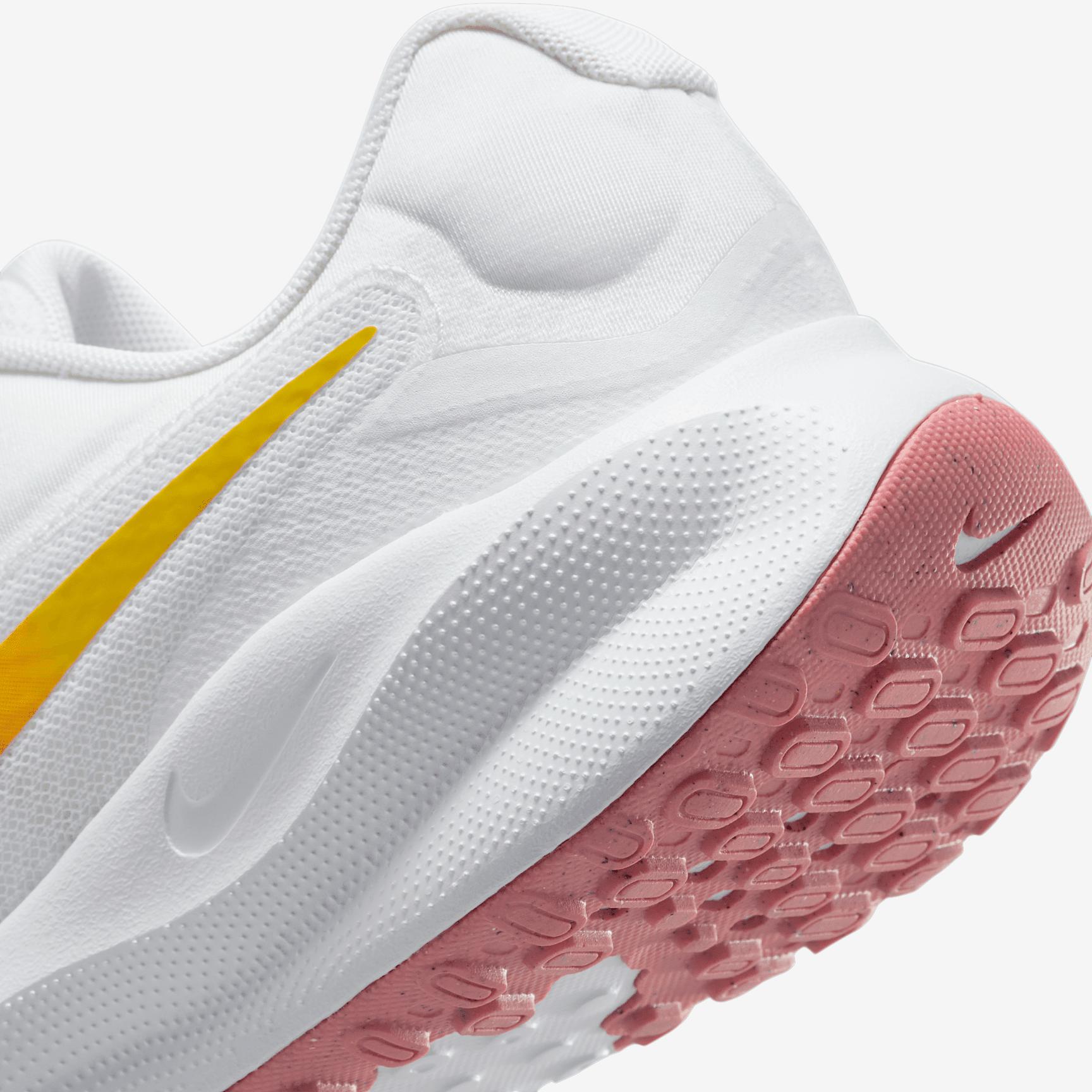 Nike Women's Revolution 7 Road Running Shoes (Extra Wide) Product Image