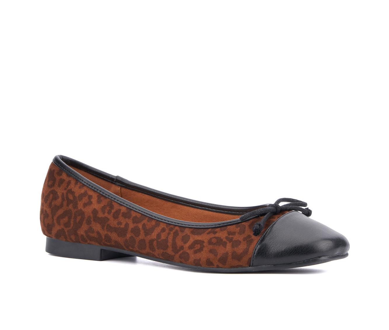 Women's New York and Company Patricia Flats Product Image