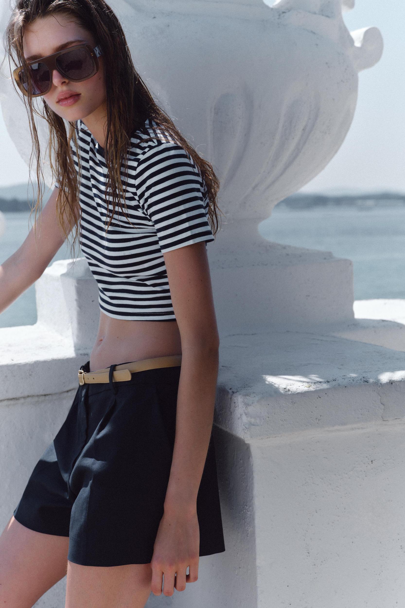 CROPPED STRETCH T-SHIRT Product Image