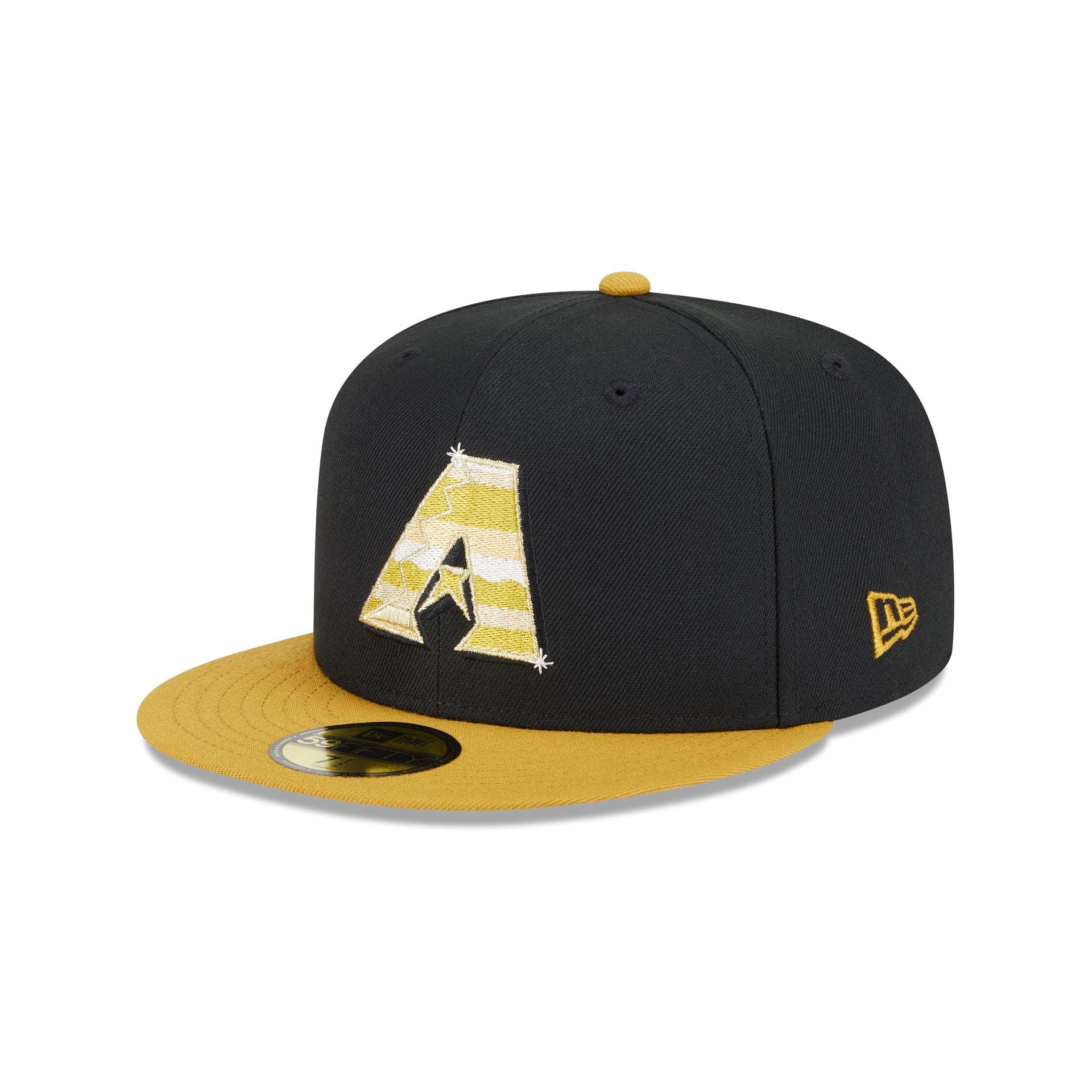 Chicago Cubs Metallic Gold Logo 59FIFTY Fitted Hat Male Product Image