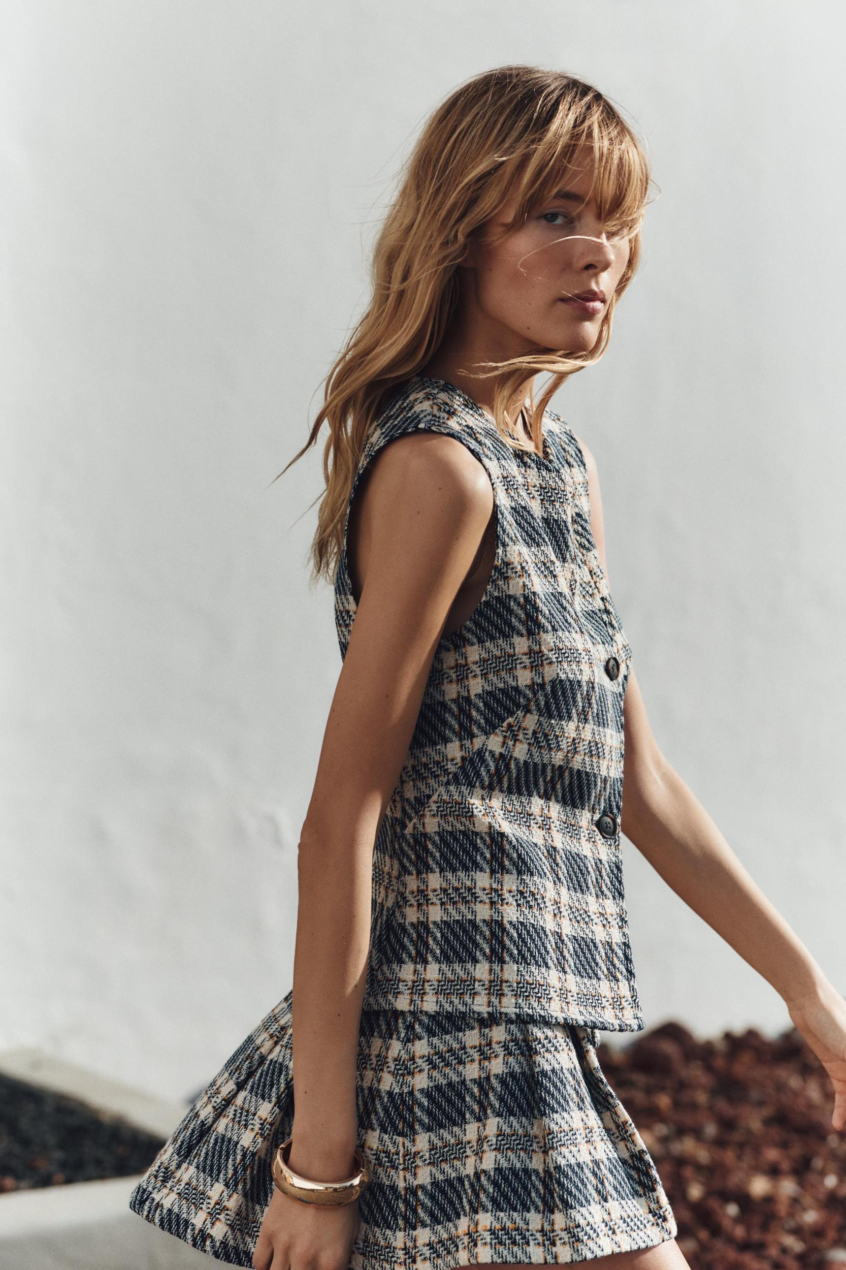 PLAID TEXTURED PLEATED SKORT Product Image