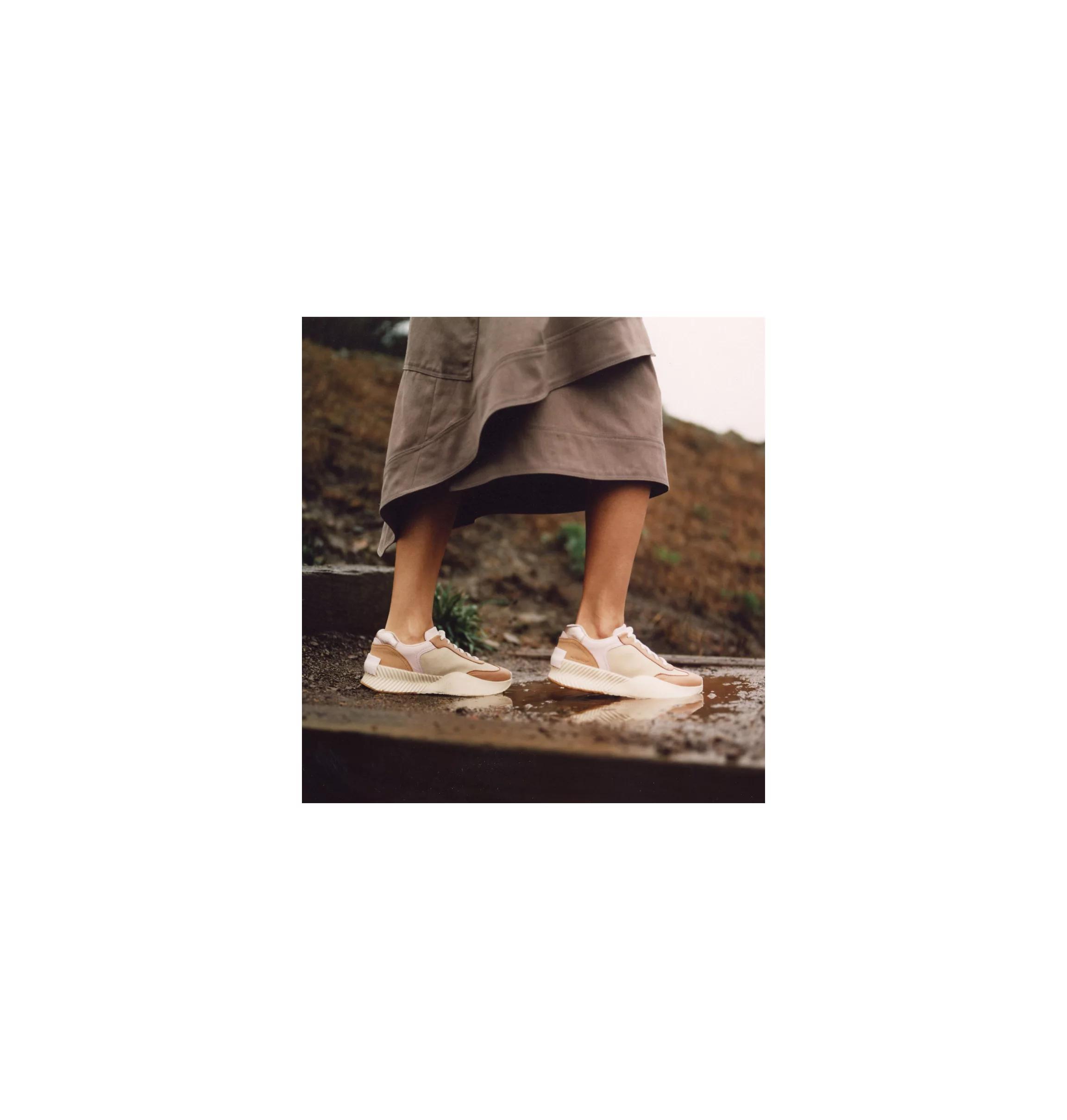 ONA™ Blvd Classic Women's Waterproof Sneaker Product Image