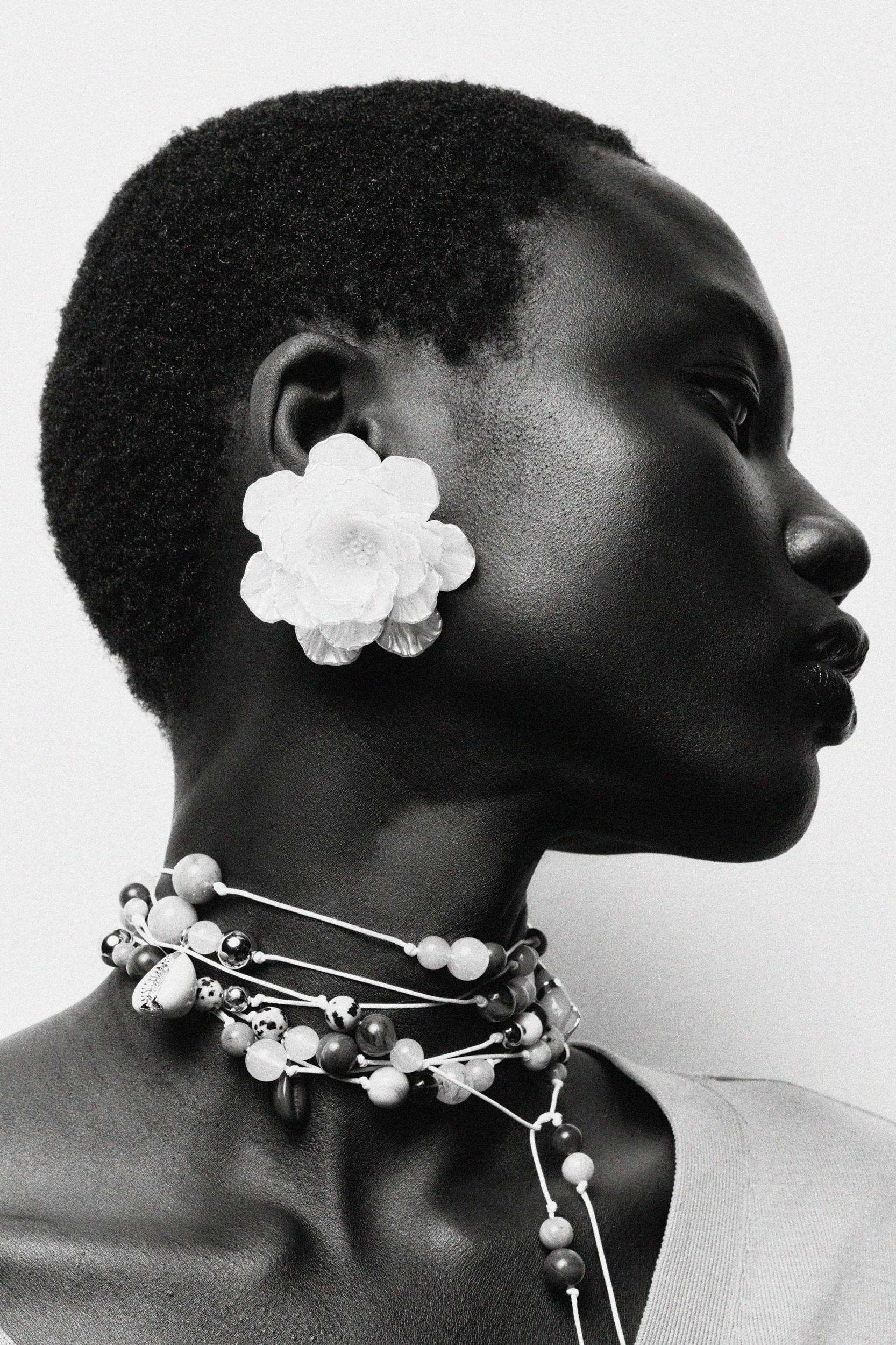 EMBOSSED FLOWER EARRINGS Product Image