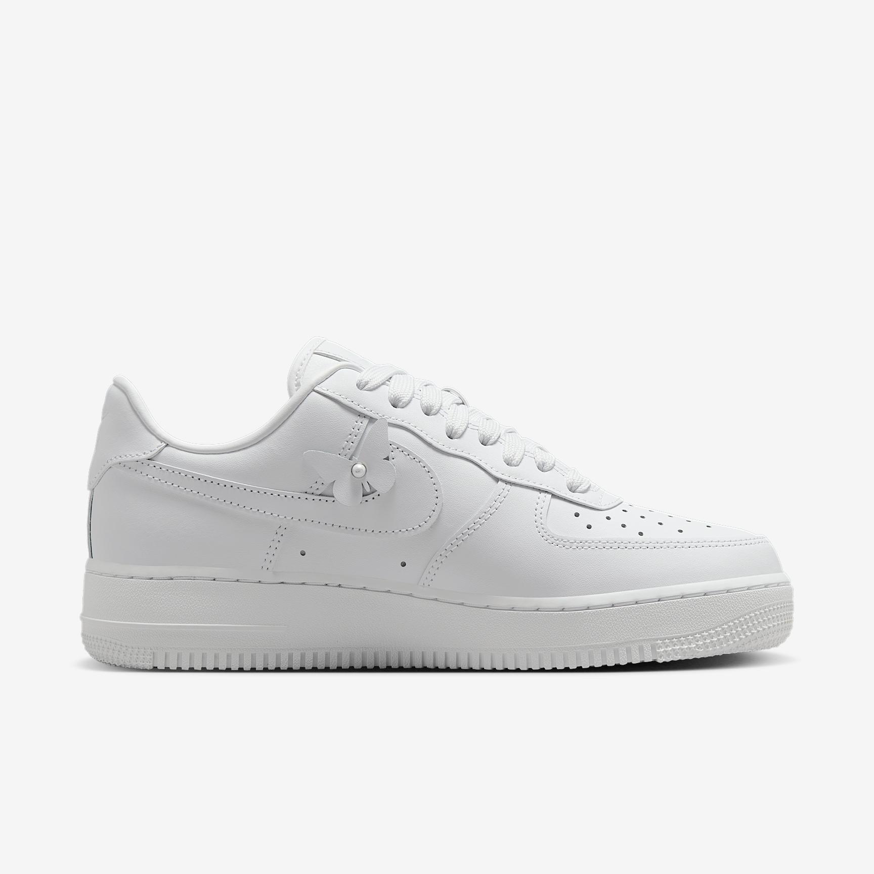 Nike Air Force 1 Low Women's Shoes Product Image