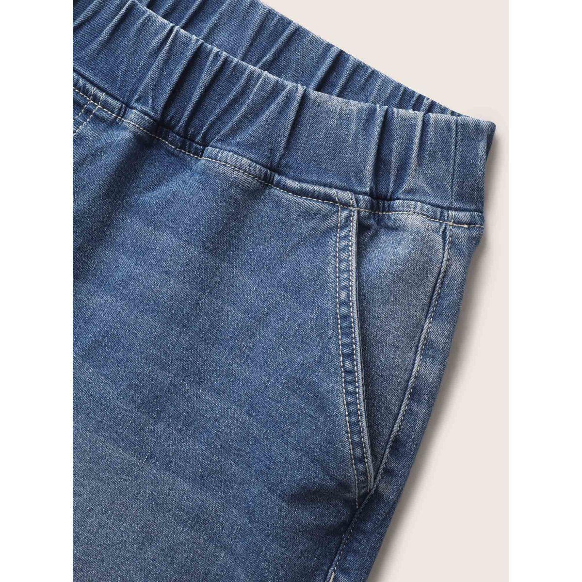 Plus Size Medium Wash Roll Hem Loose Denim Shorts Women Denimblue Roll Hem High stretch Everyday Slanted pocket Casual Denim Shorts BloomChic 20/2X Product Image