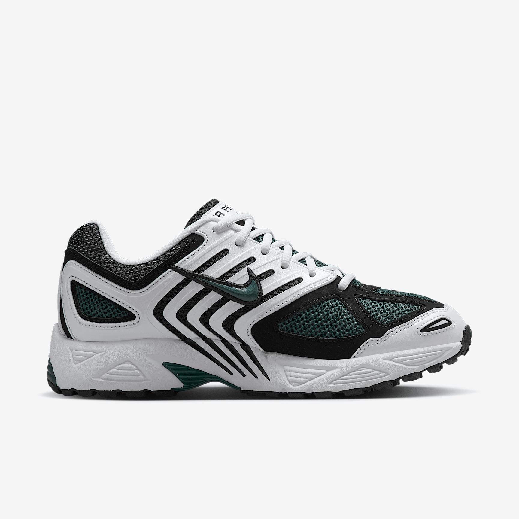 Nike Womens Air Pegasus 2005 Shoes | HQ5718-102 Product Image