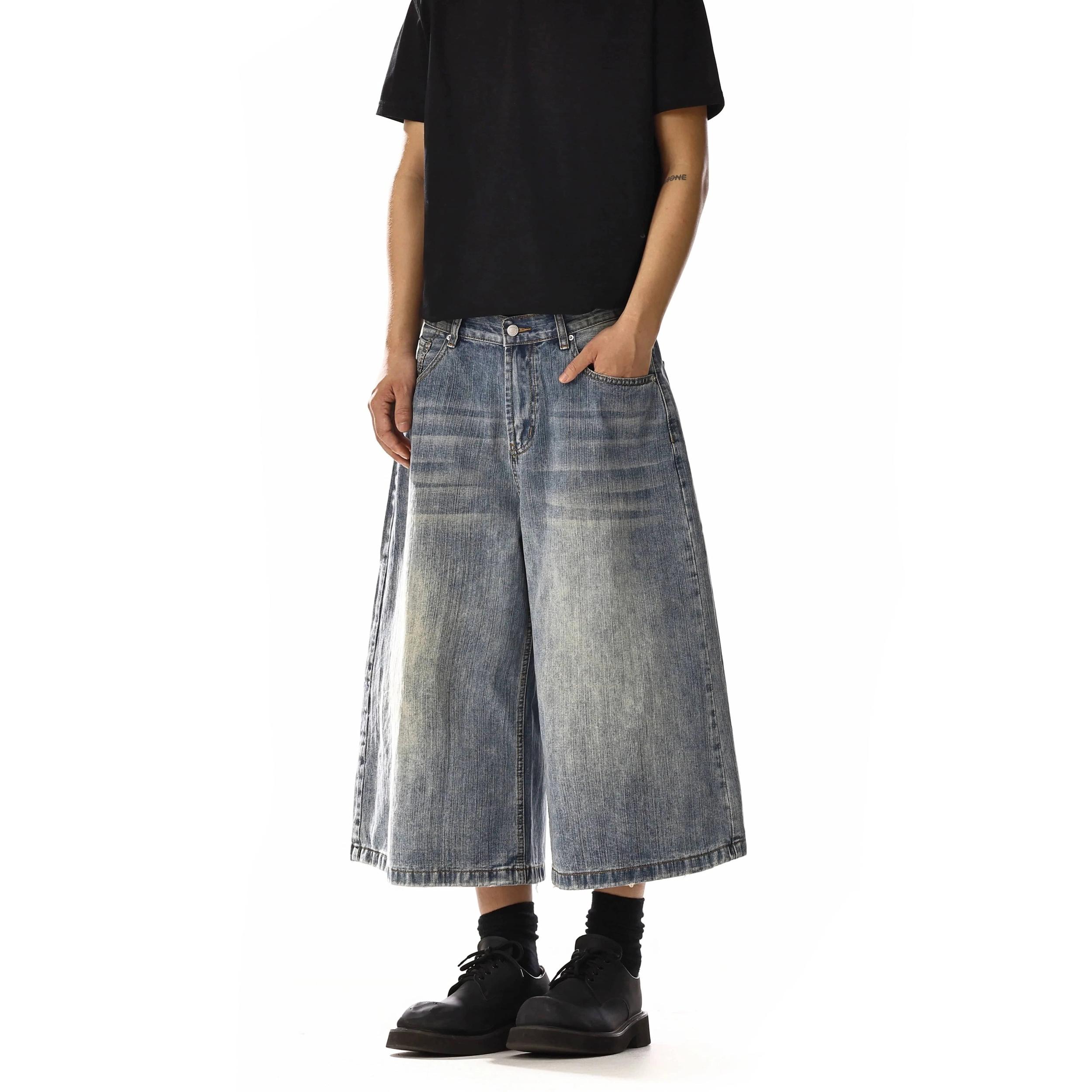 RT No. 18246 WHISKER WASH DENIM SHORTS Product Image