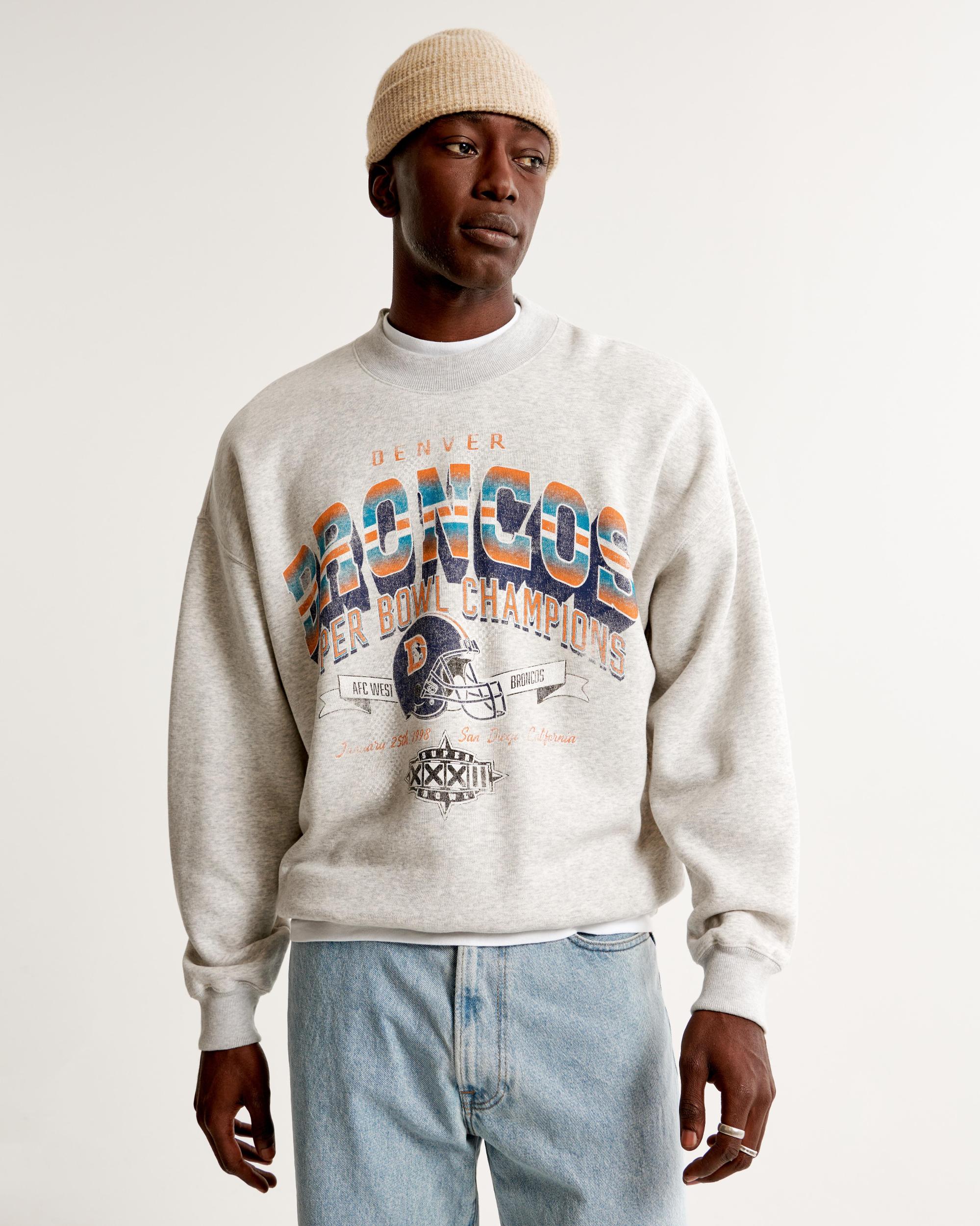 New England Patriots Graphic Crew Sweatshirt Product Image