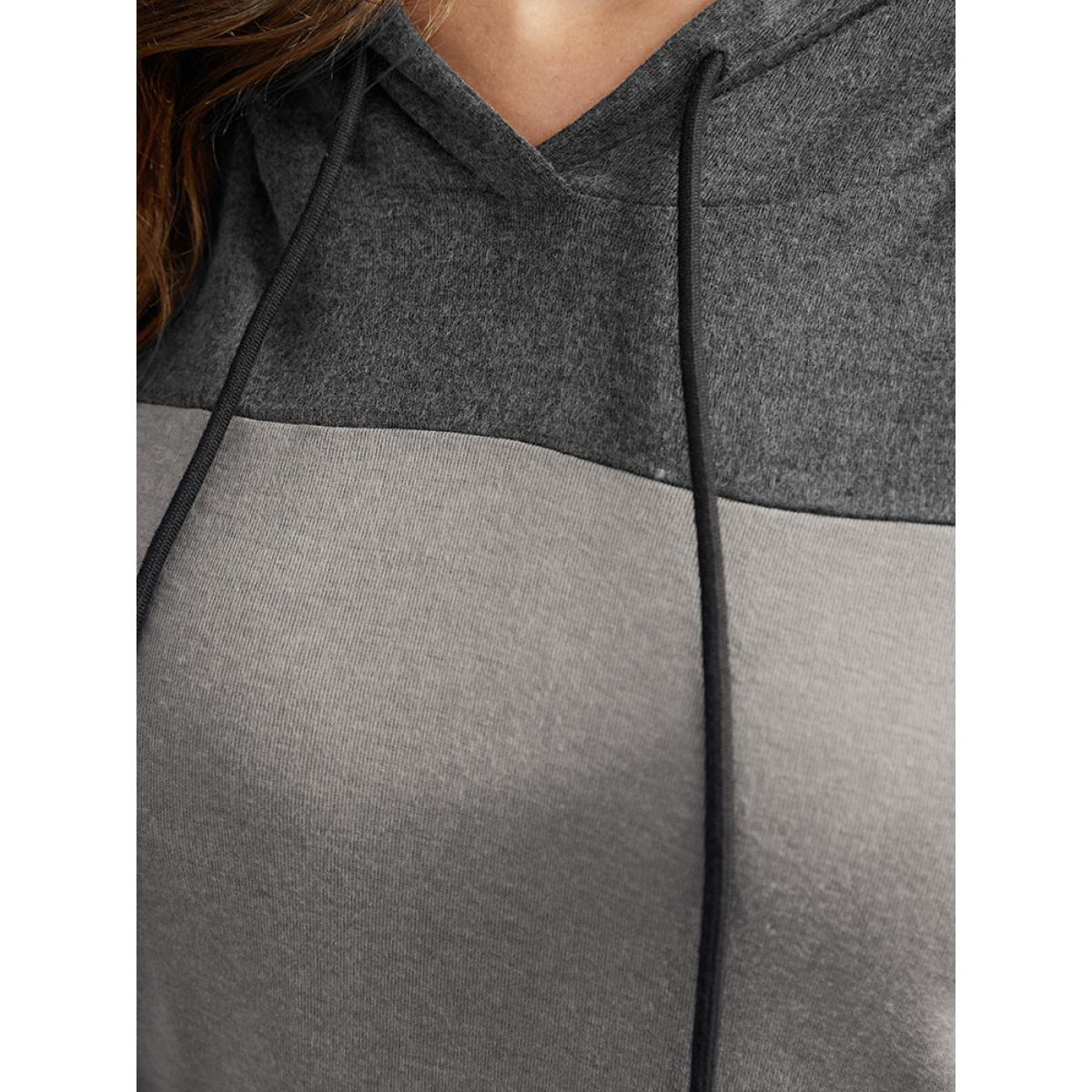 Plus Size Patchwork Contrast Pocket Hooded Drawstring T-shirt Gray Women Casual Contrast Plain Hooded Dailywear T-shirts BloomChic 30/6X Product Image