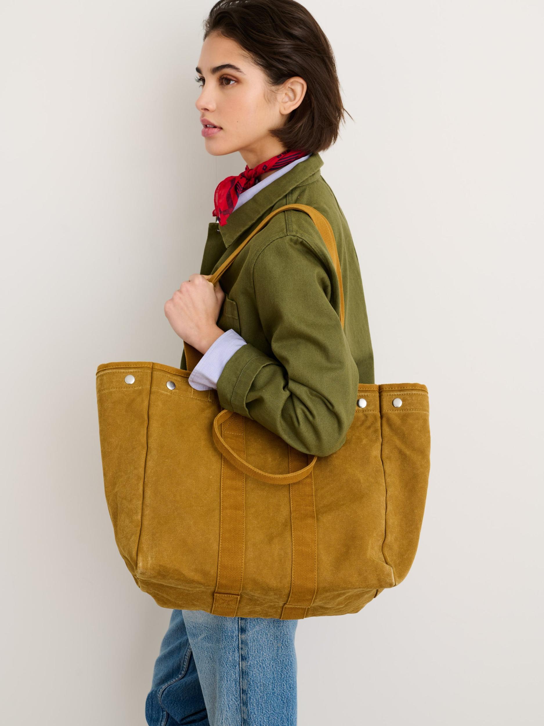 The Perfect Daily Tote Product Image