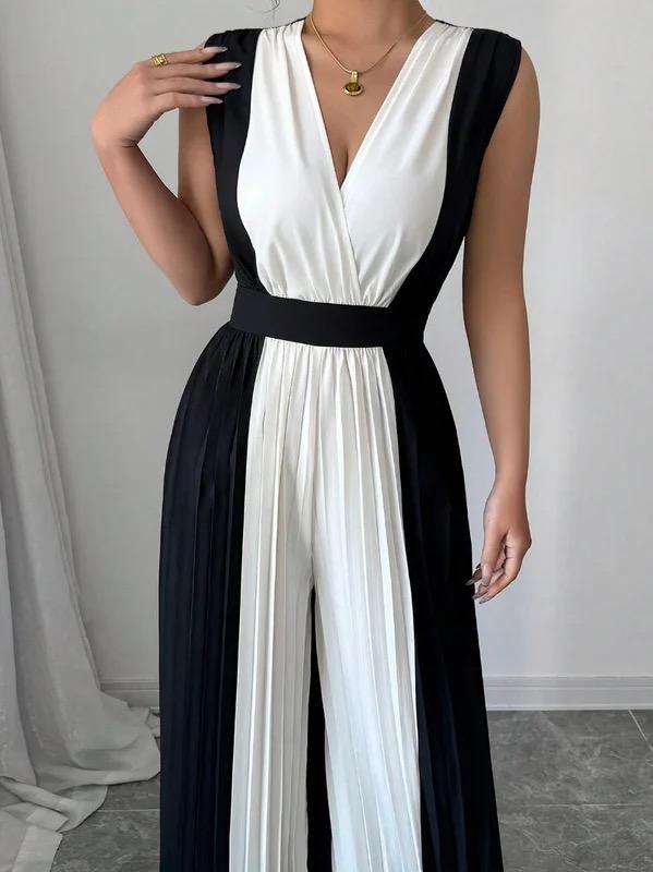 High Waisted Loose Contrast Color Pleated V-Neck Jumpsuits Product Image