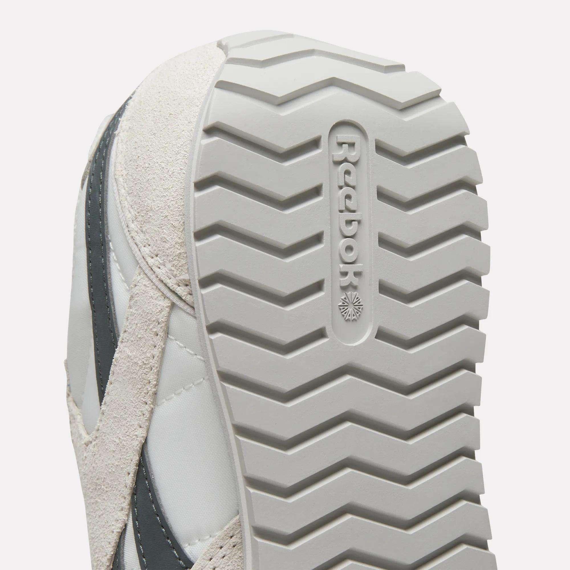 Women's Classic AZ Shoes Female Product Image