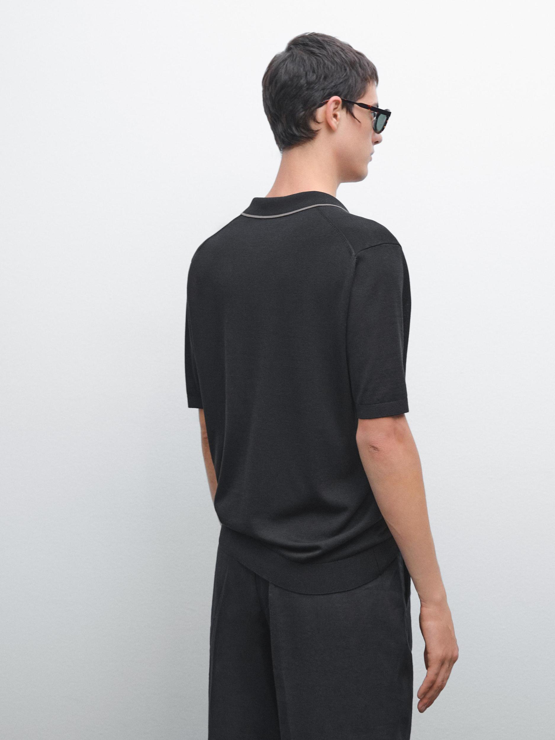 Knit polo shirt with coloured collar detail Product Image