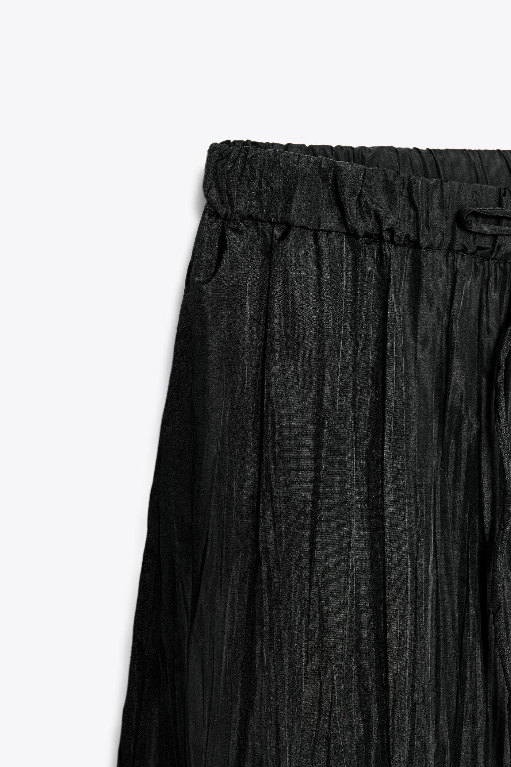 ZW COLLECTION PLEATED SHORTS Product Image