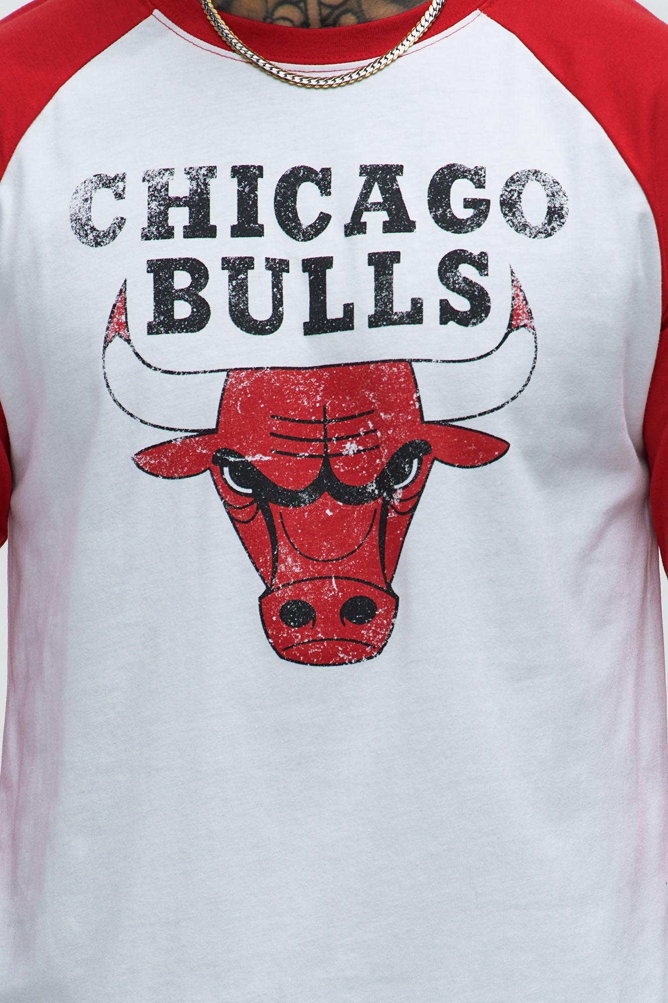 Bulls Fade Away 3/4 Sleeve Tee - White Product Image