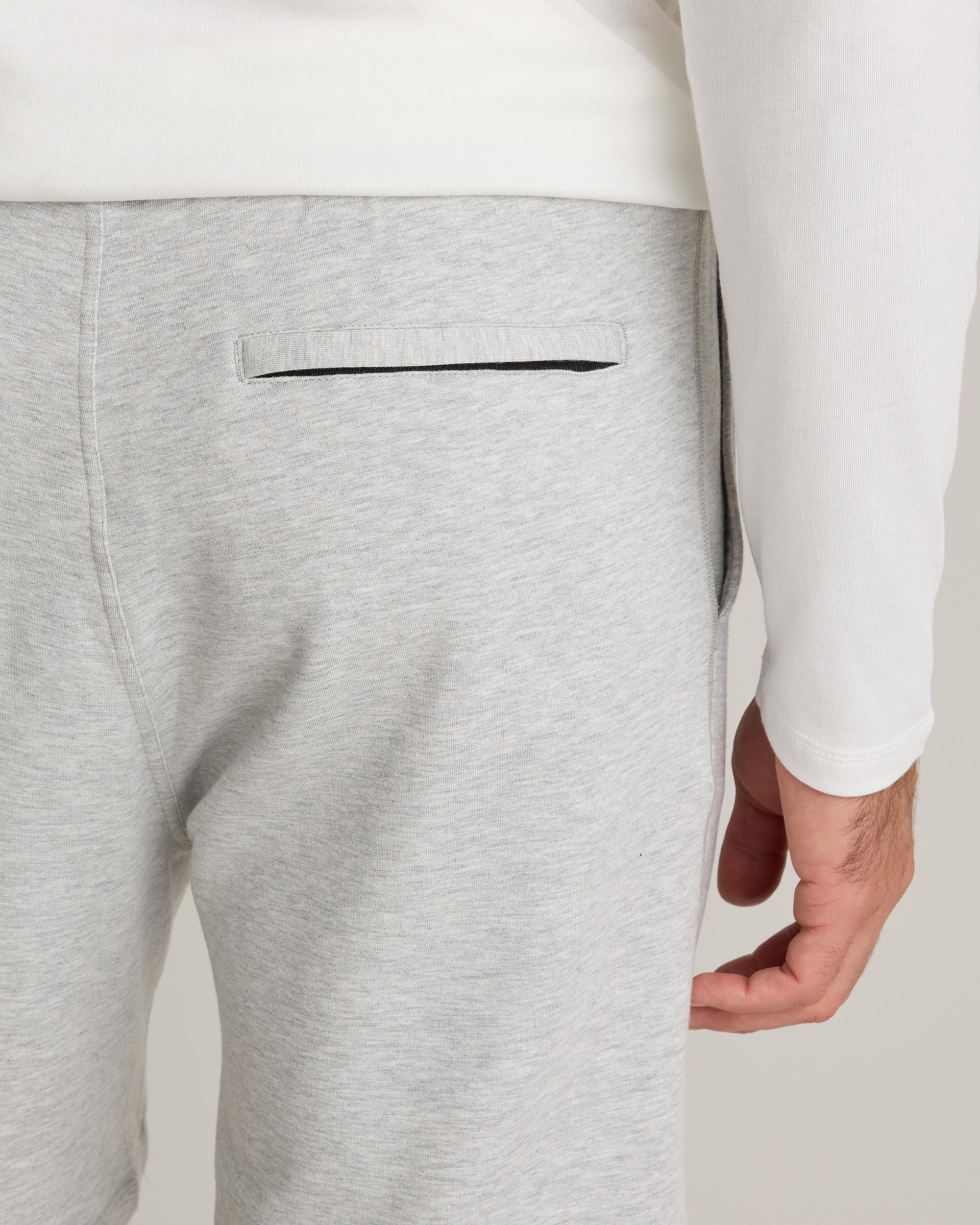 Quince | Men's Supersoft Fleece 7.5" Sweatshorts Lenzing Modal Product Image