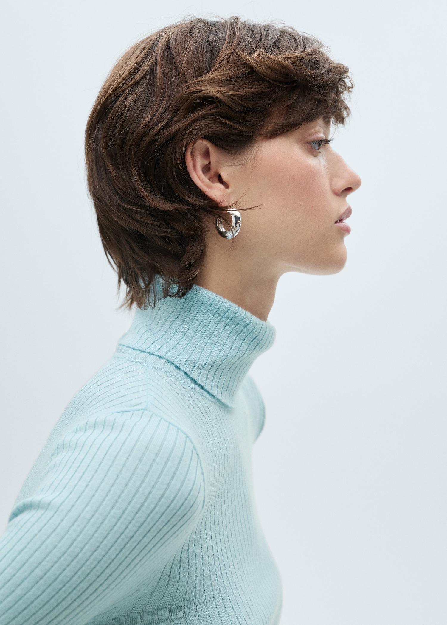 Wool blend turtleneck sweater - Women | MANGO USA Product Image