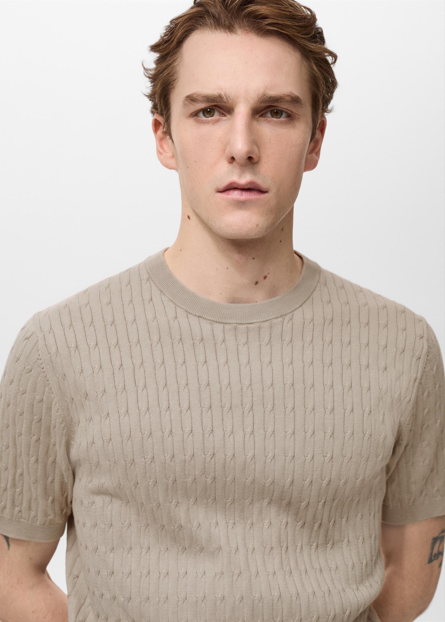 Braided fine-knit t-shirt - Men | MANGO USA Product Image