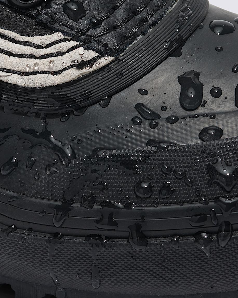 Standard Mid Boa Waterproof Boot in Black| Vans US Product Image