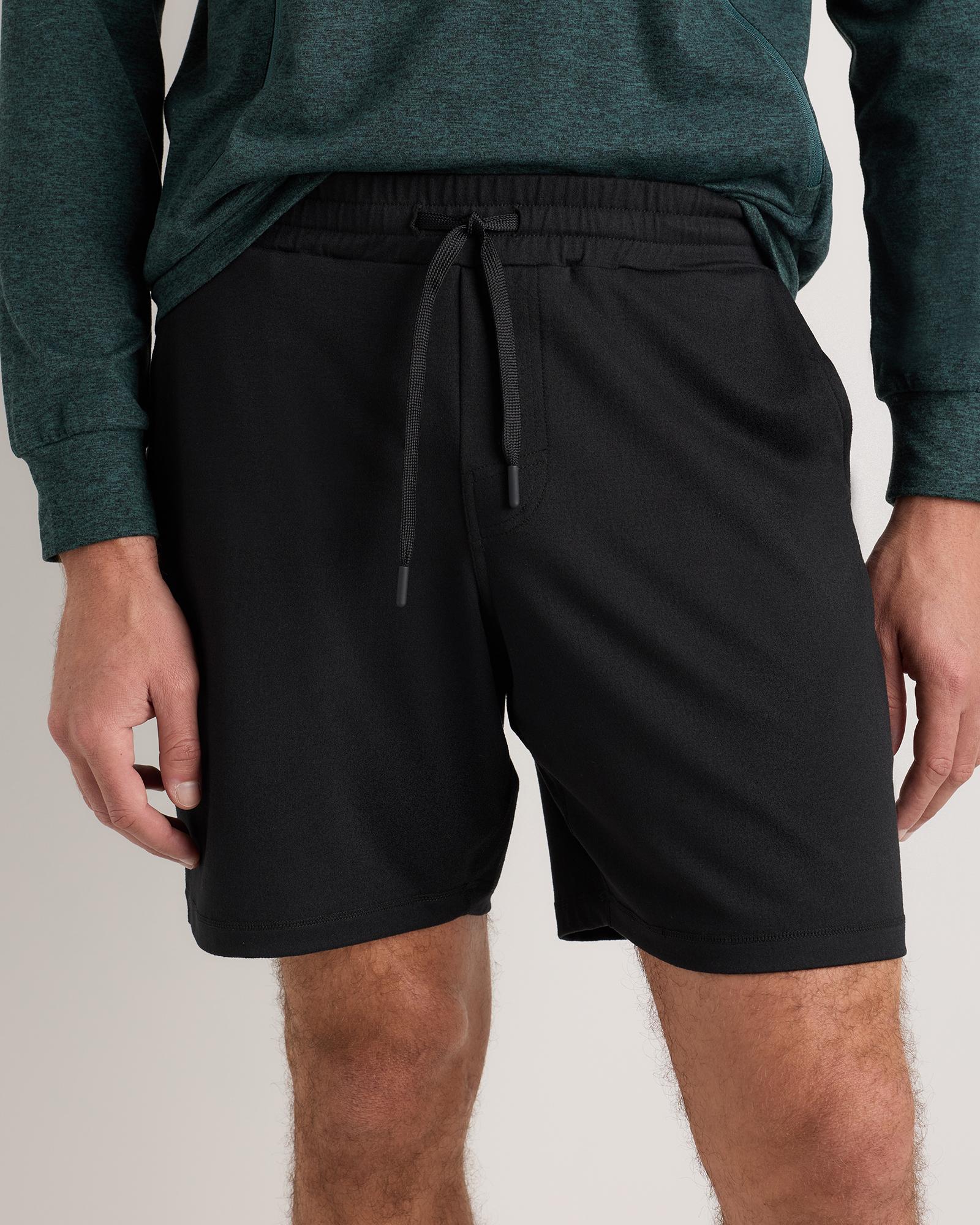 Quince | Men's Flowknit Performance Shorts 7.5" Recycled Polyester Product Image