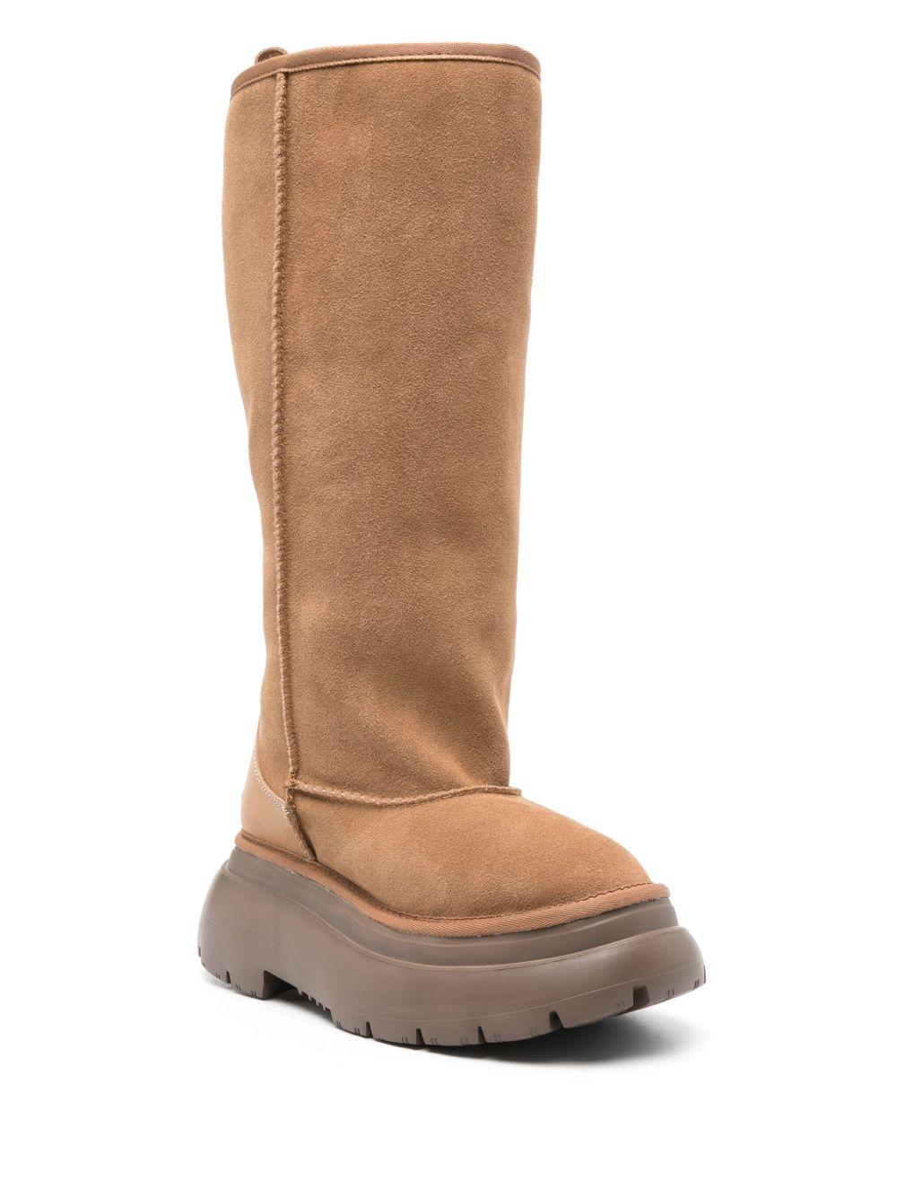 chunky shearling boots Product Image