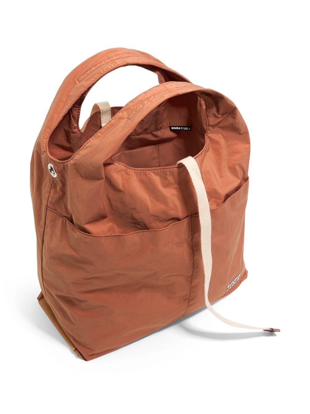 medium leather tote bag Product Image