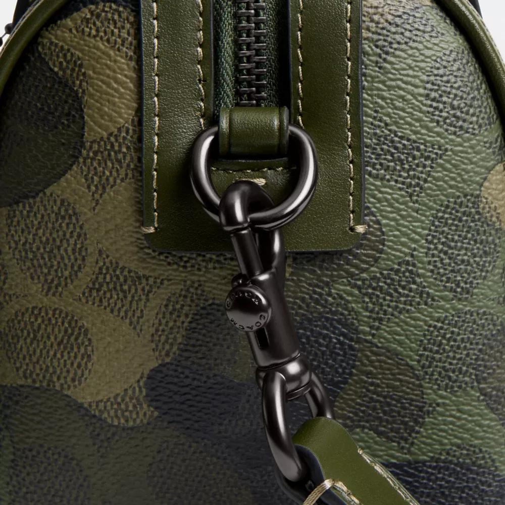 Gotham Duffle Bag 24 In Signature Camo Print Product Image
