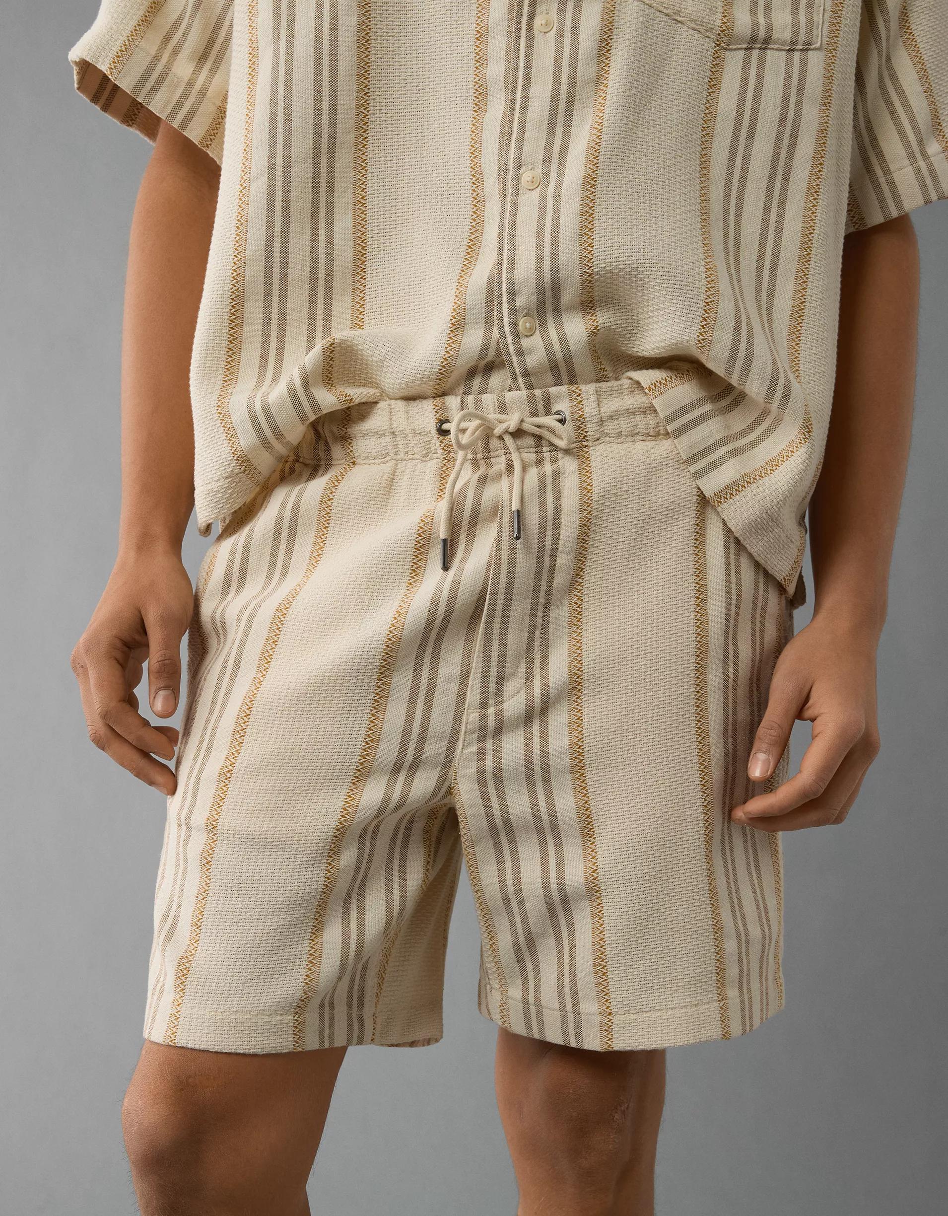 AE 7" Lived-In Trekker Short Product Image