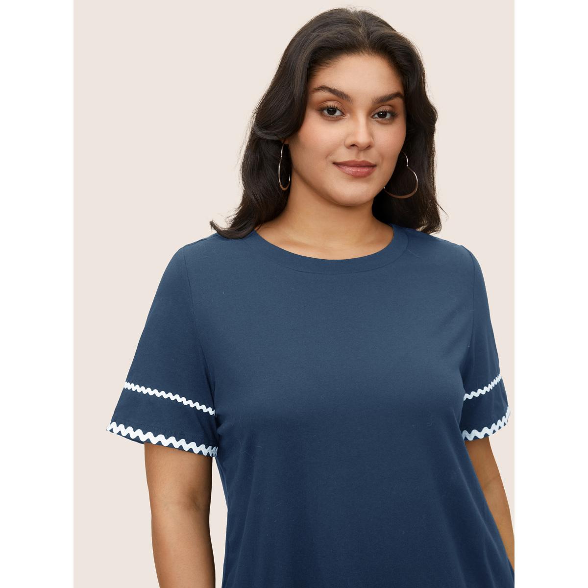 Plus Size Cotton Contrast Trim Round Neck T-shirt Aegean Women Casual Contrast Round Neck Everyday T-shirts BloomChic 28/5X Product Image