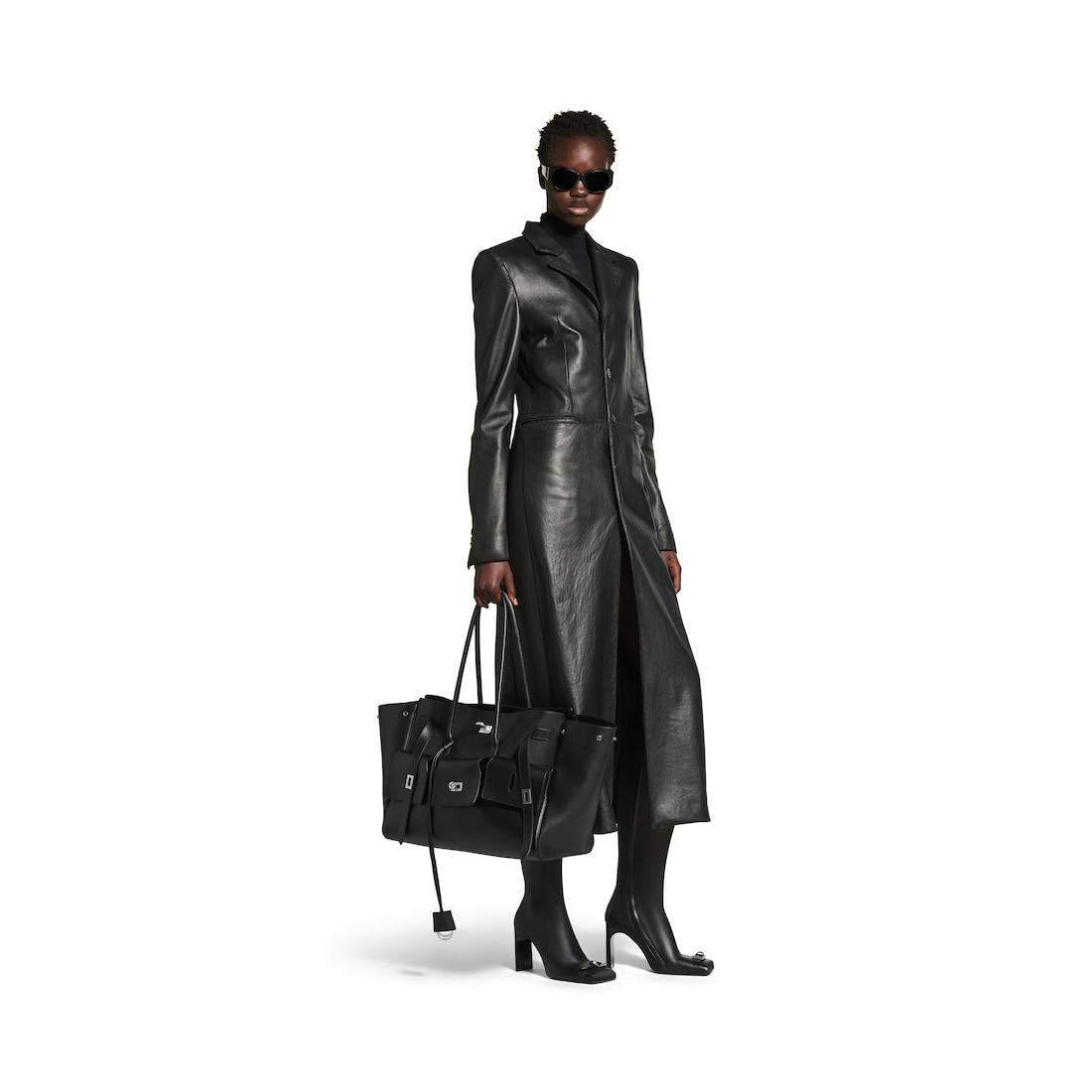 Women's Slim Coat in Black Product Image