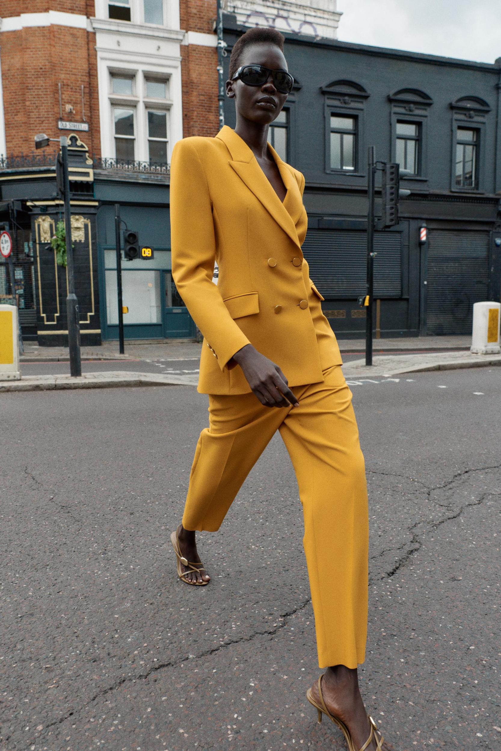 HIGH-WAISTED SLIM PANTS Product Image