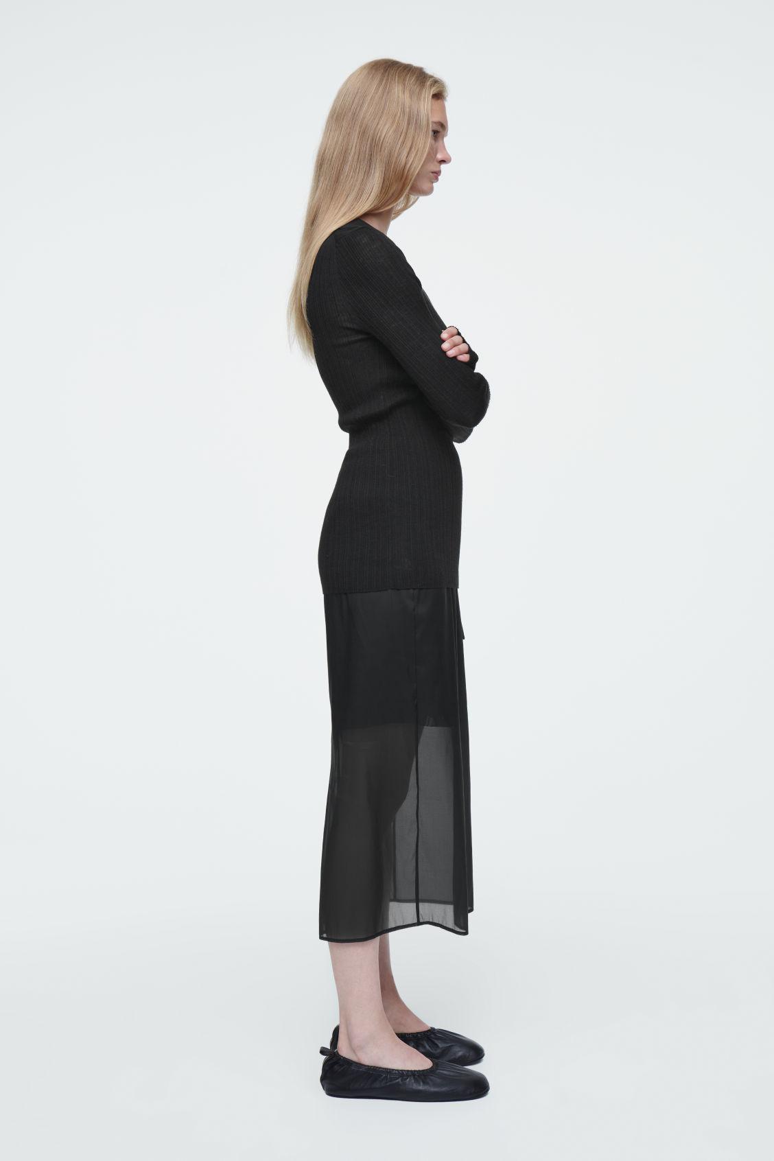 THE OPEN-COLLAR MERINO WOOL TOP Product Image